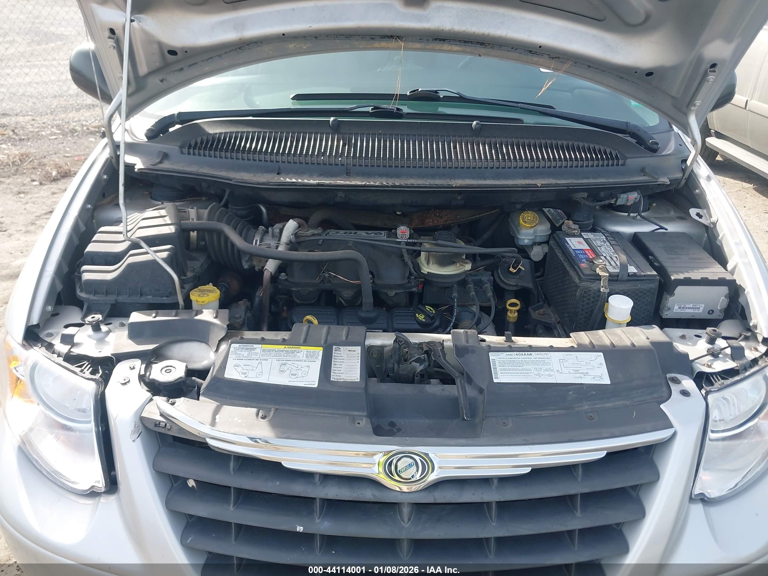 CHRYSLER TOWN image 10