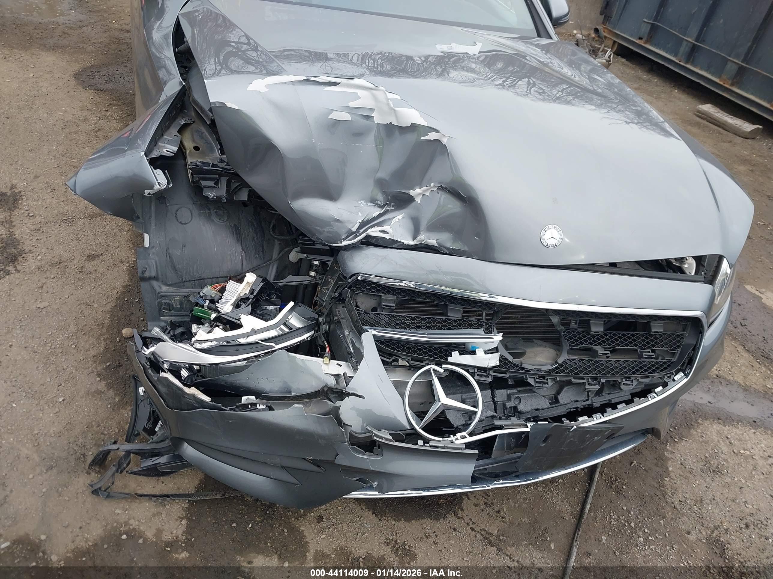MERCEDES-BENZ E image 10