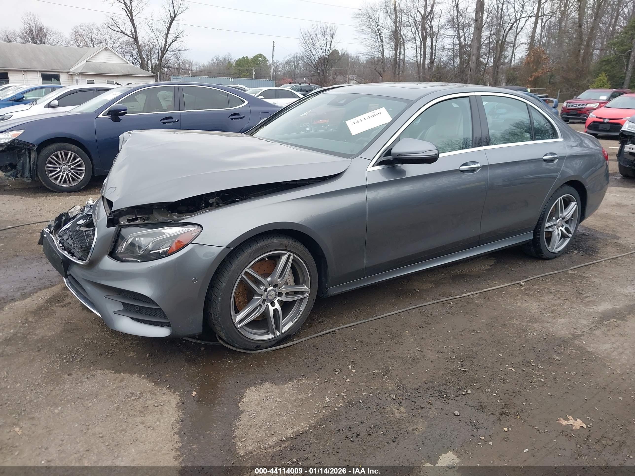 MERCEDES-BENZ E image 2