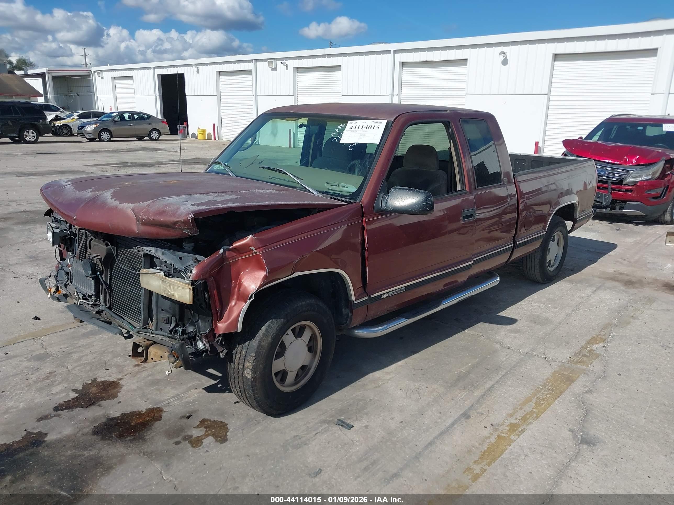 CHEVROLET C1500 image 2