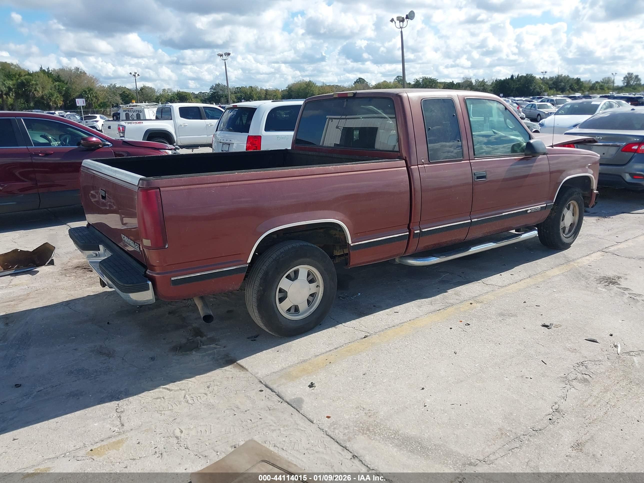 CHEVROLET C1500 image 4