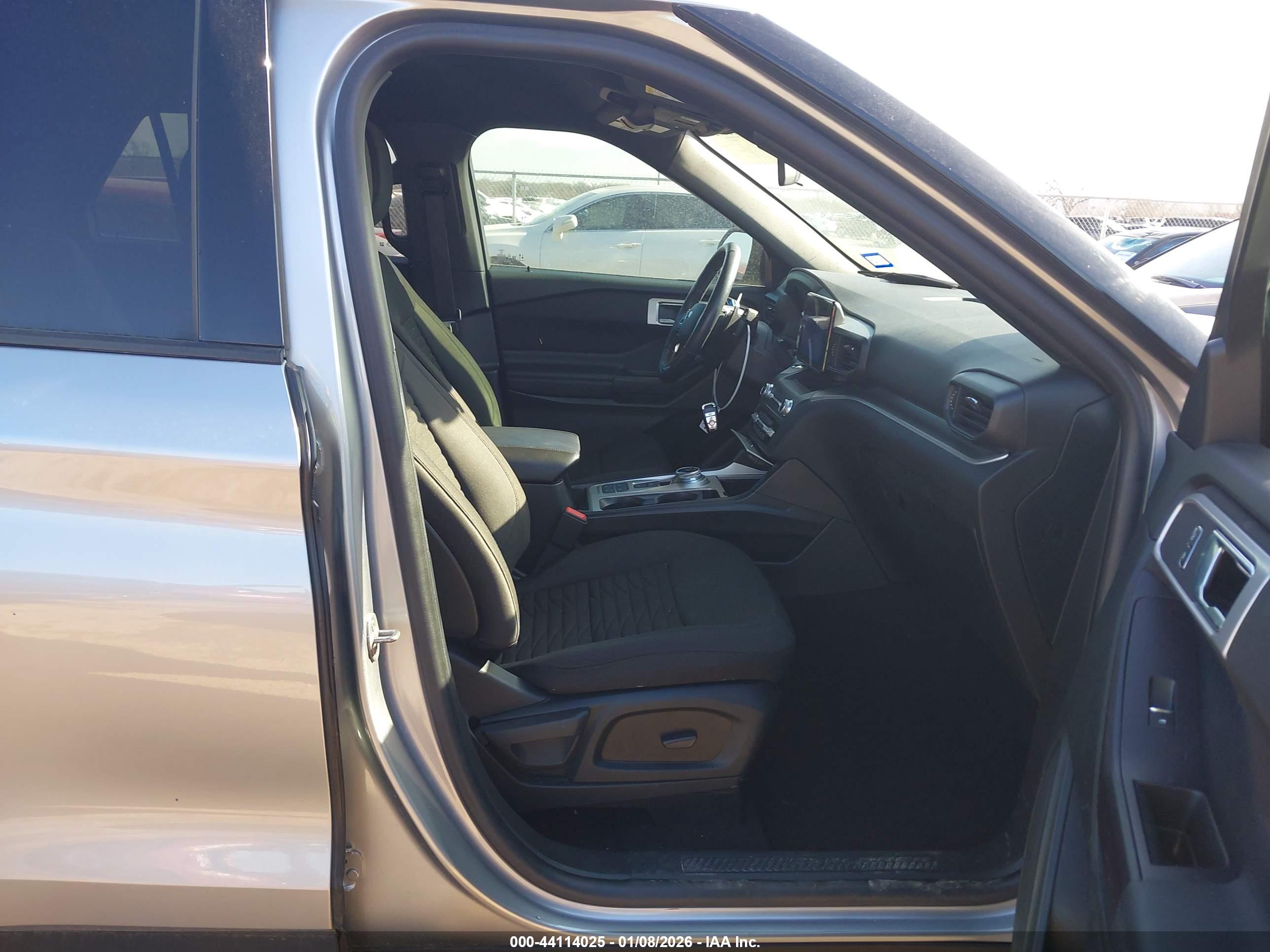 FORD EXPLORER image 5