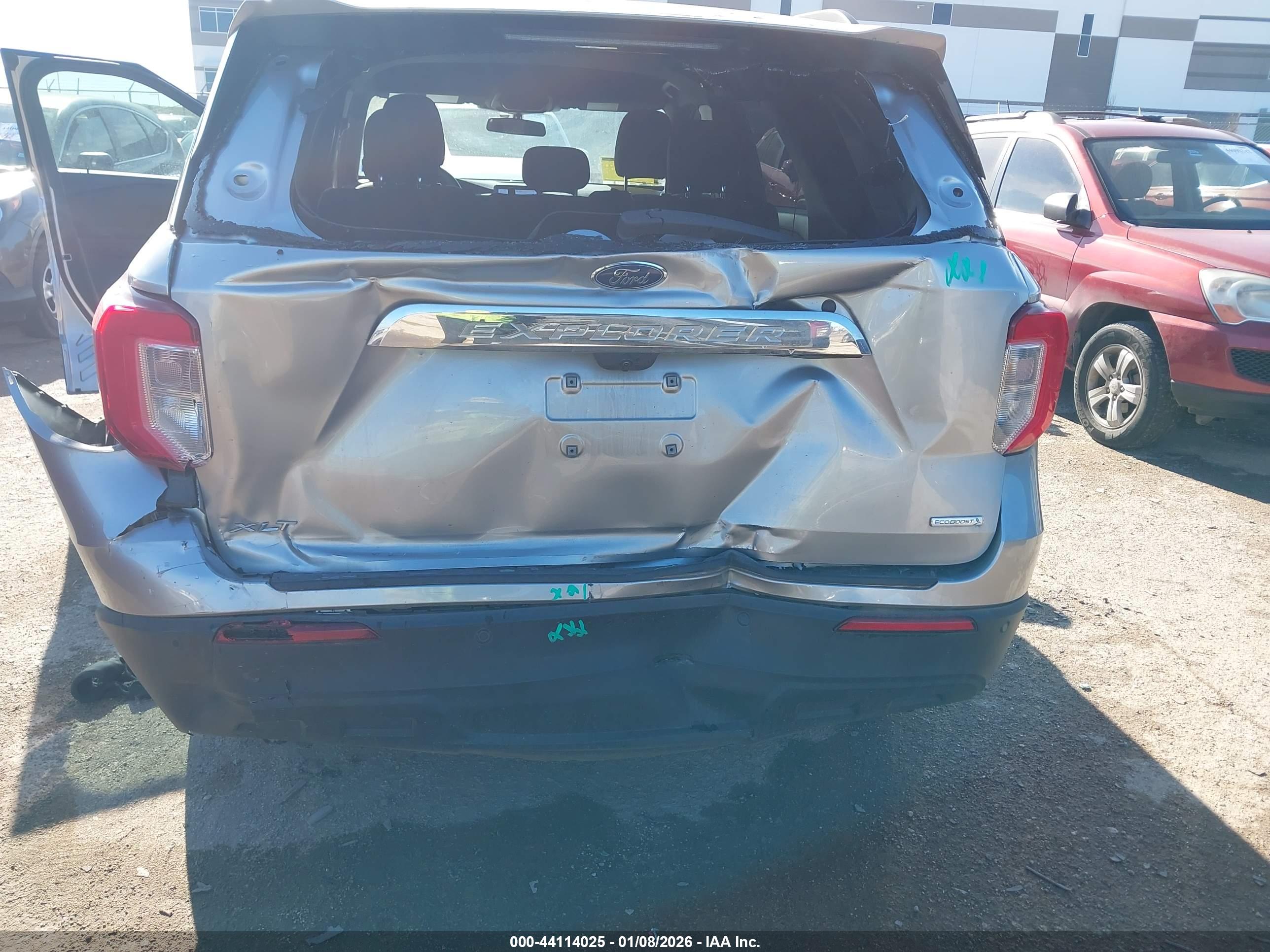 FORD EXPLORER image 6