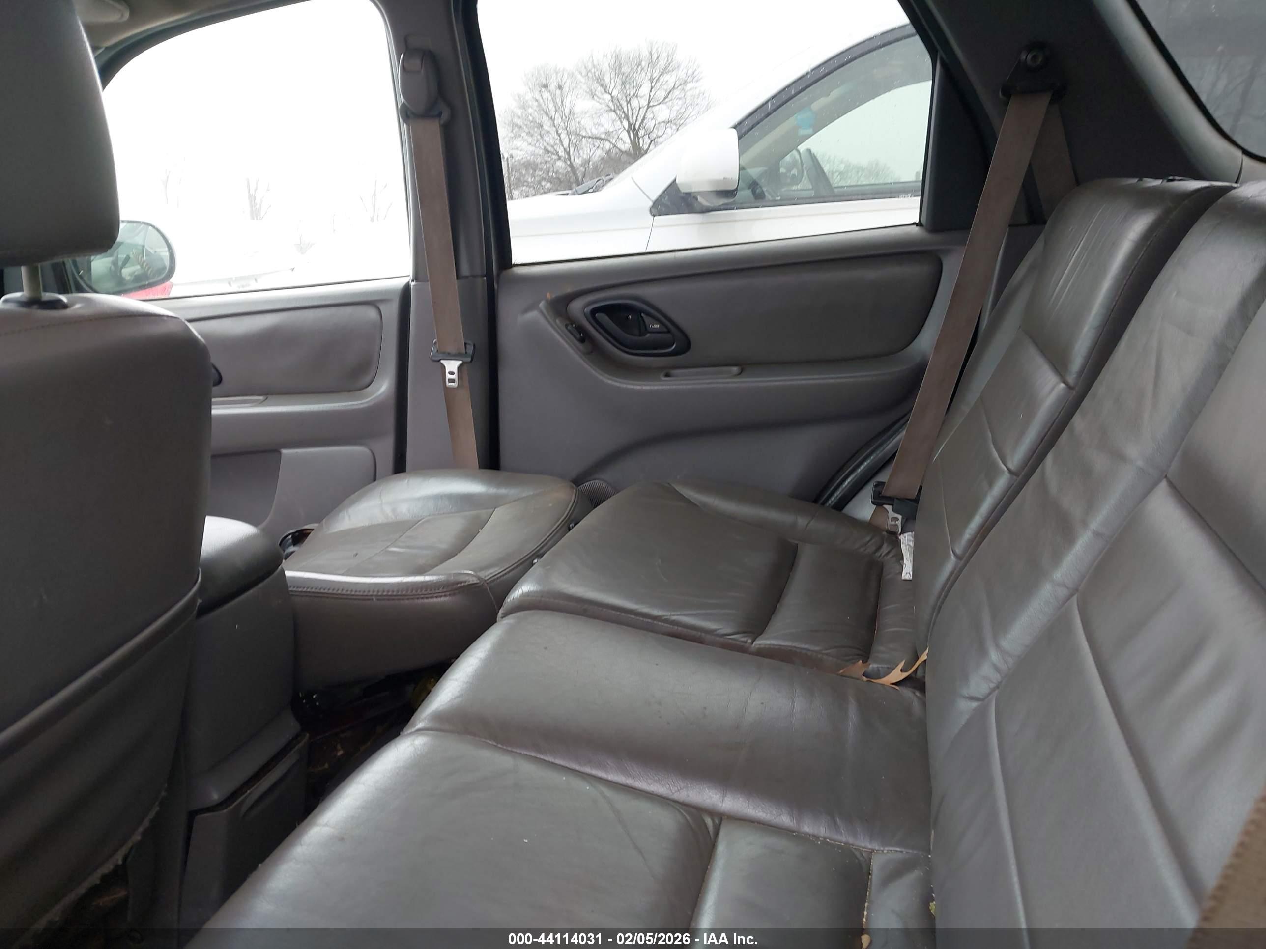 FORD ESCAPE image 8
