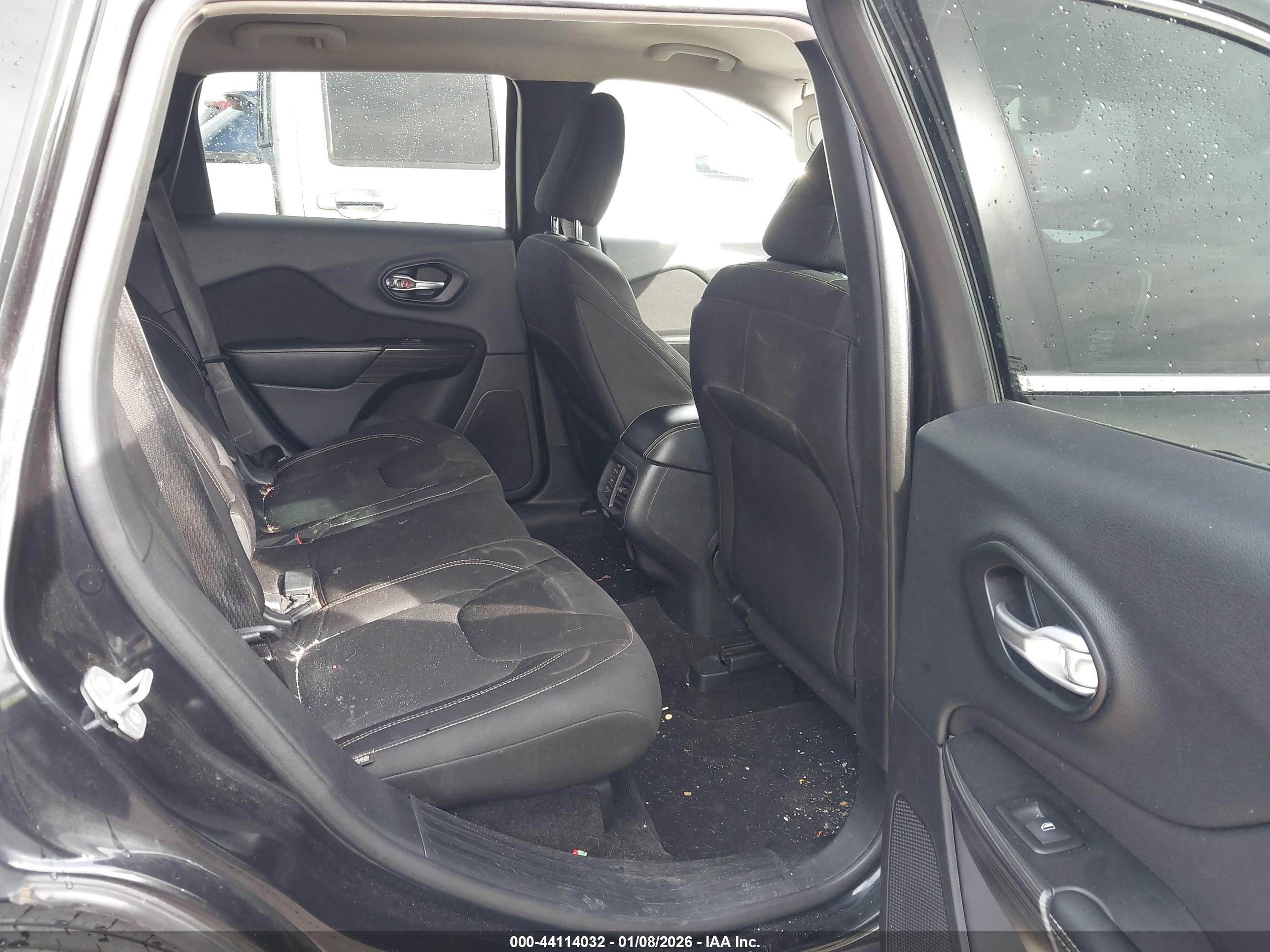 JEEP CHEROKEE image 8