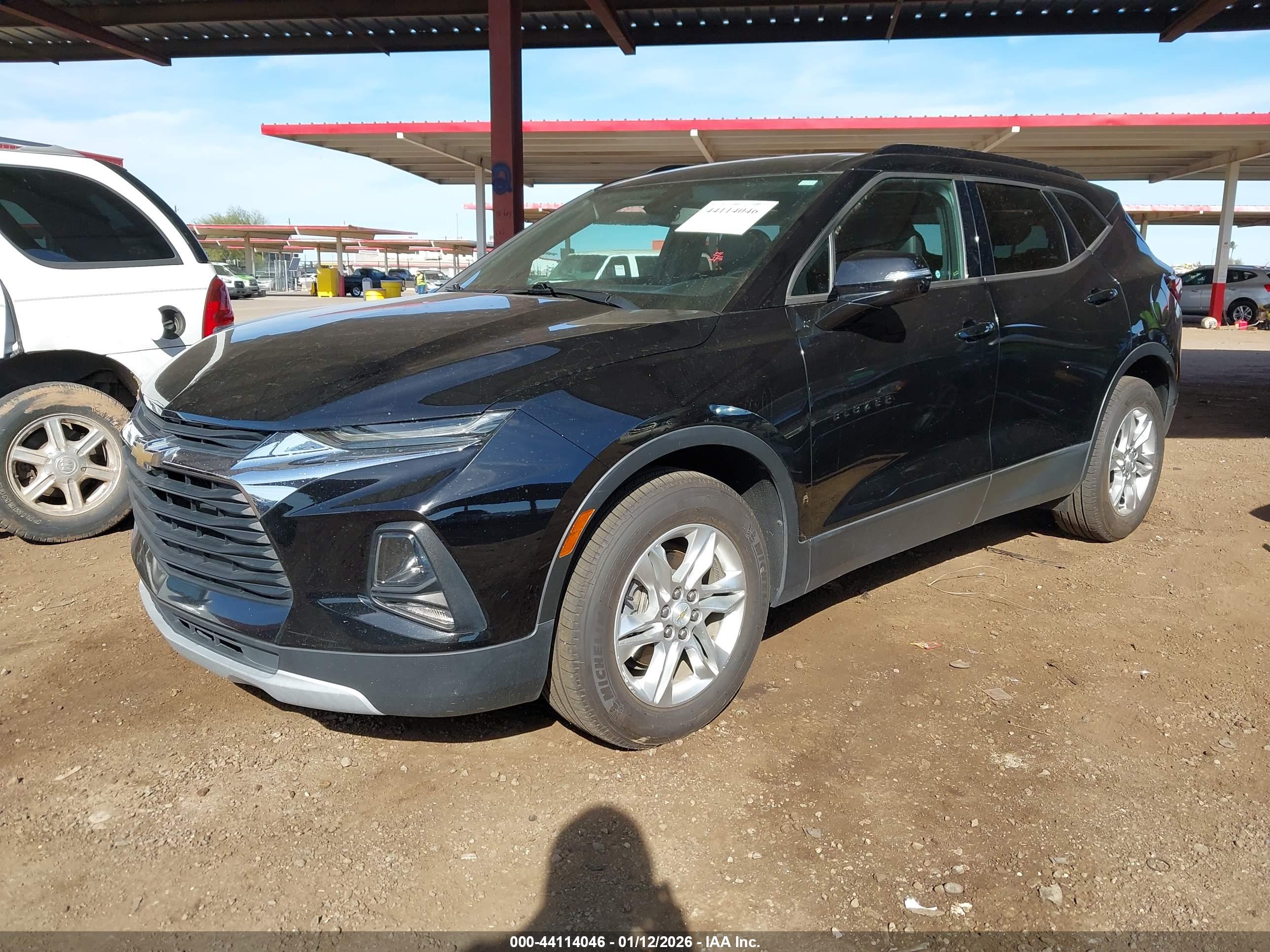 CHEVROLET BLAZER image 2
