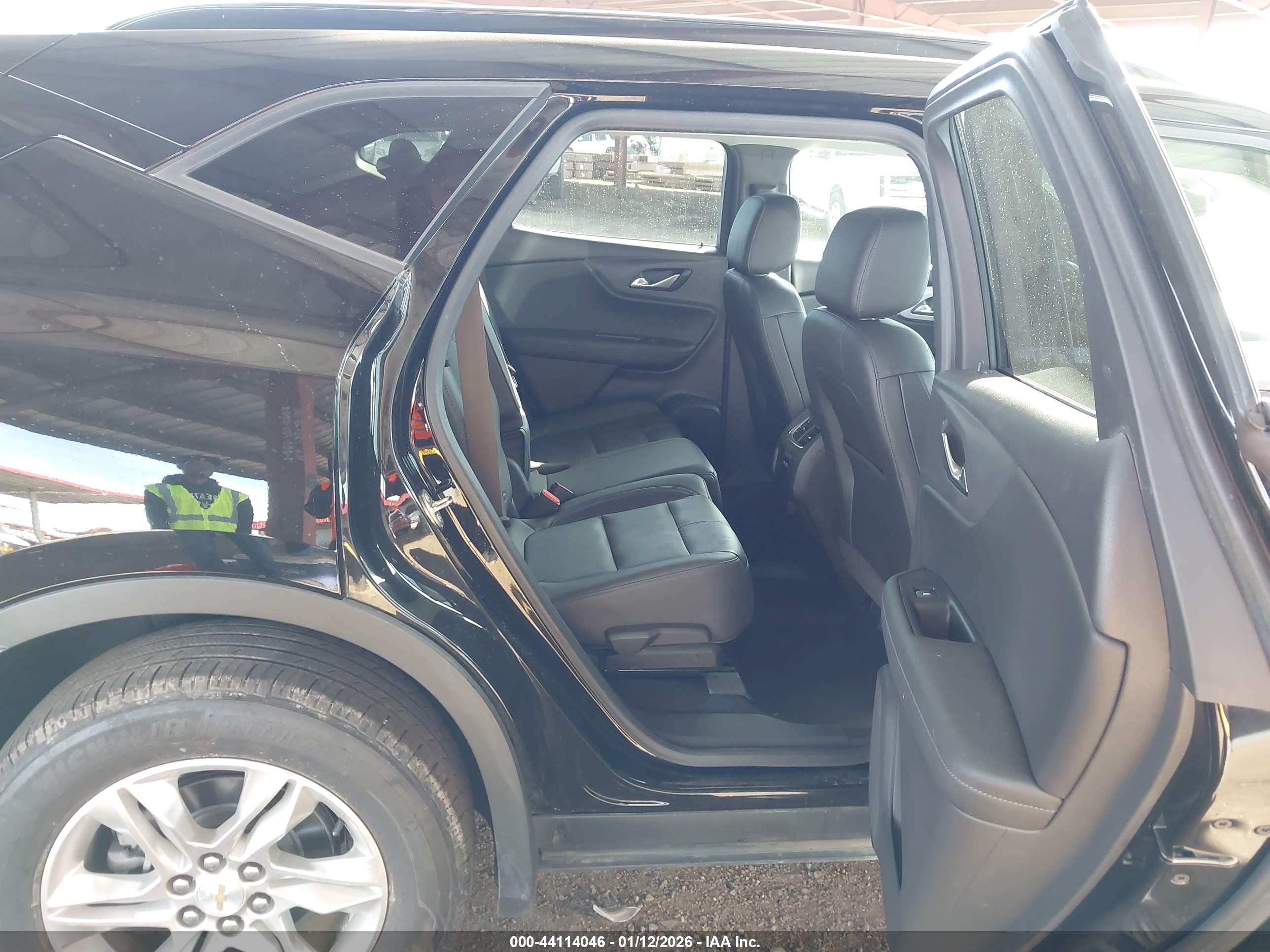 CHEVROLET BLAZER image 8