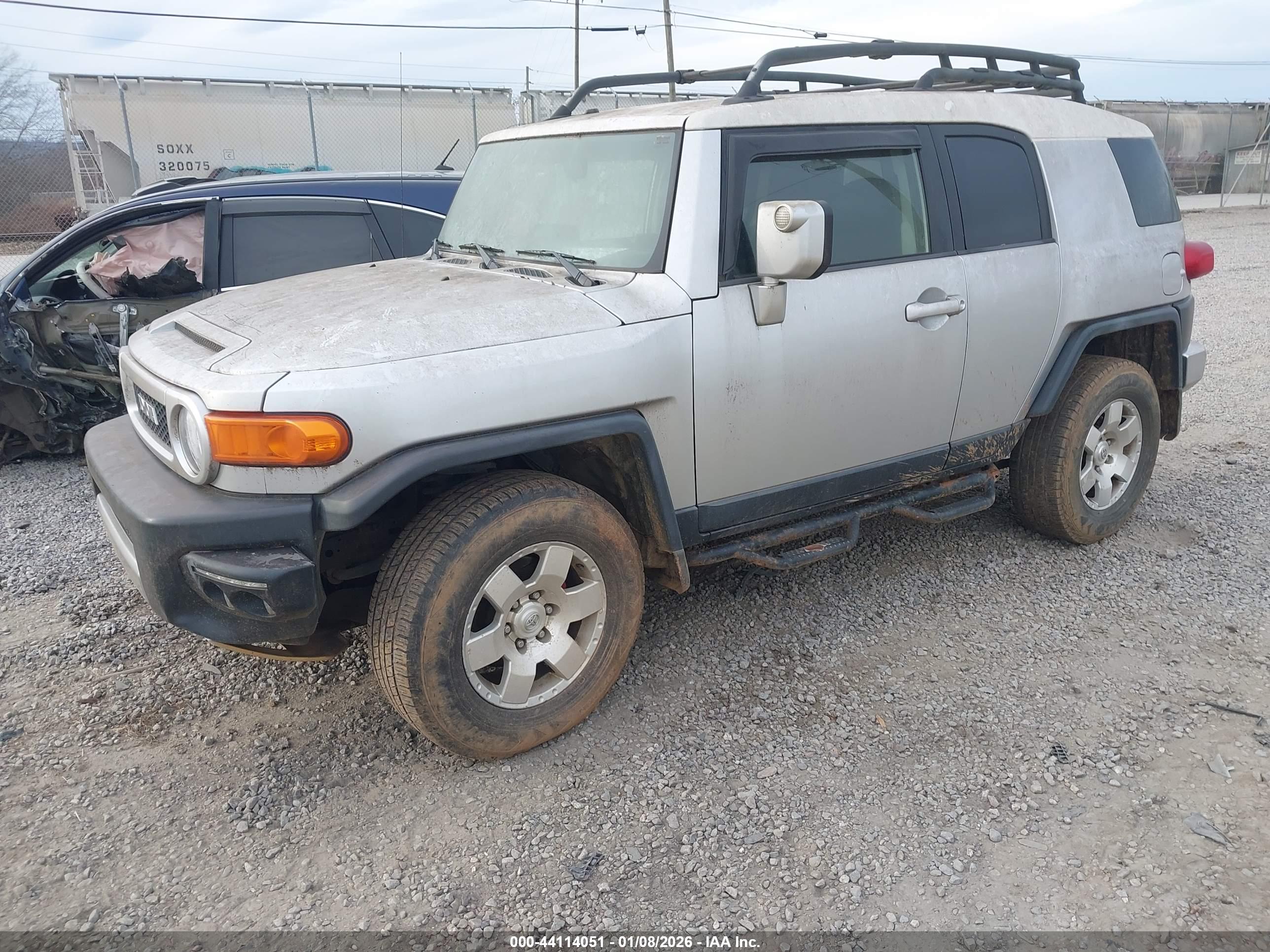 TOYOTA FJ image 2