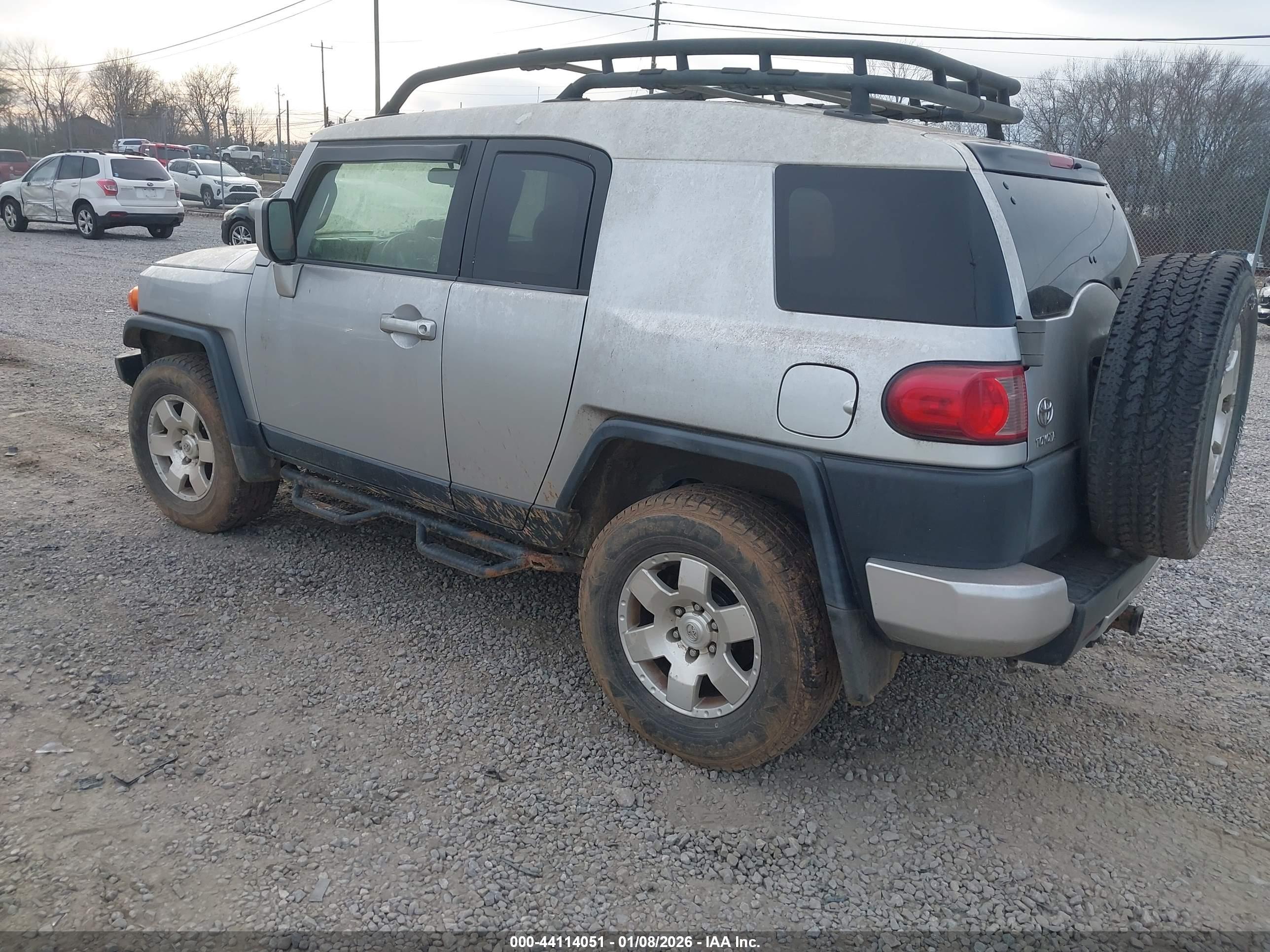 TOYOTA FJ image 3