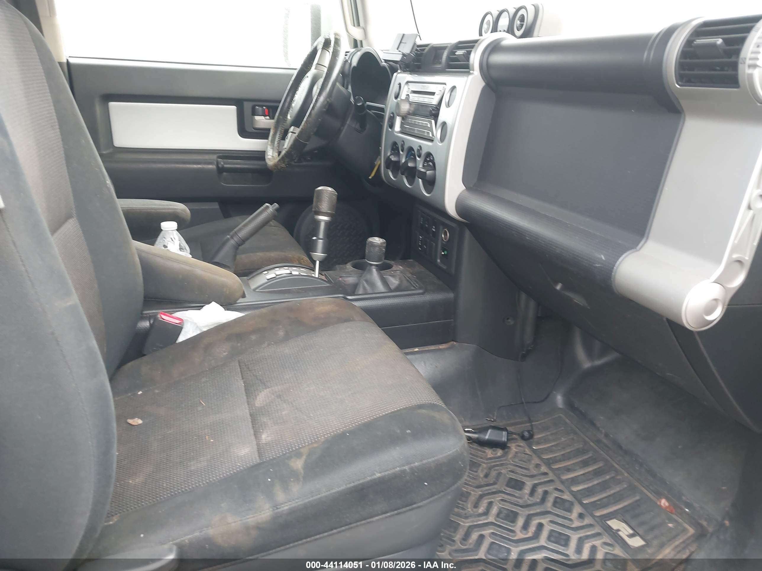 TOYOTA FJ image 5