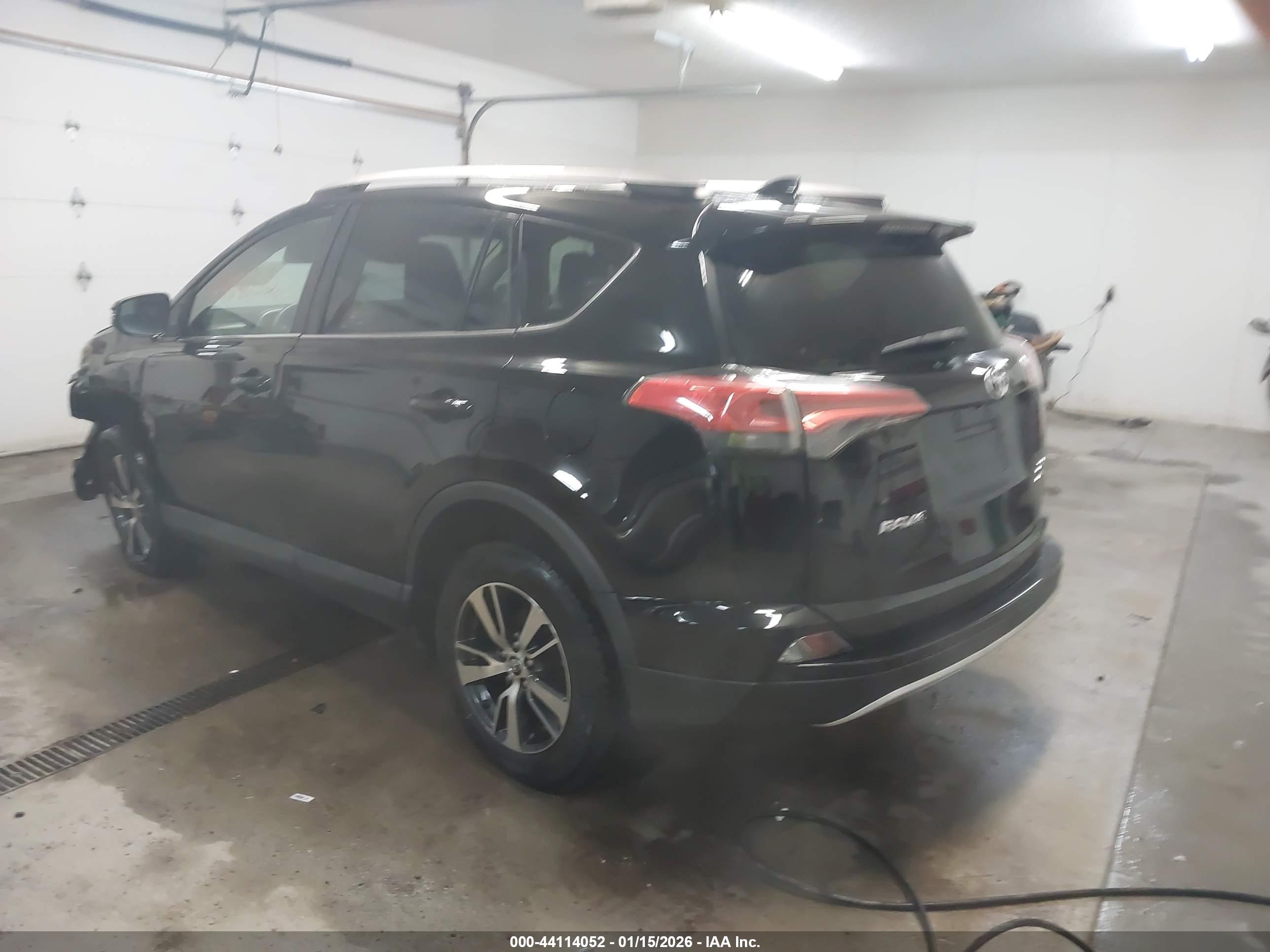 TOYOTA RAV4 image 3