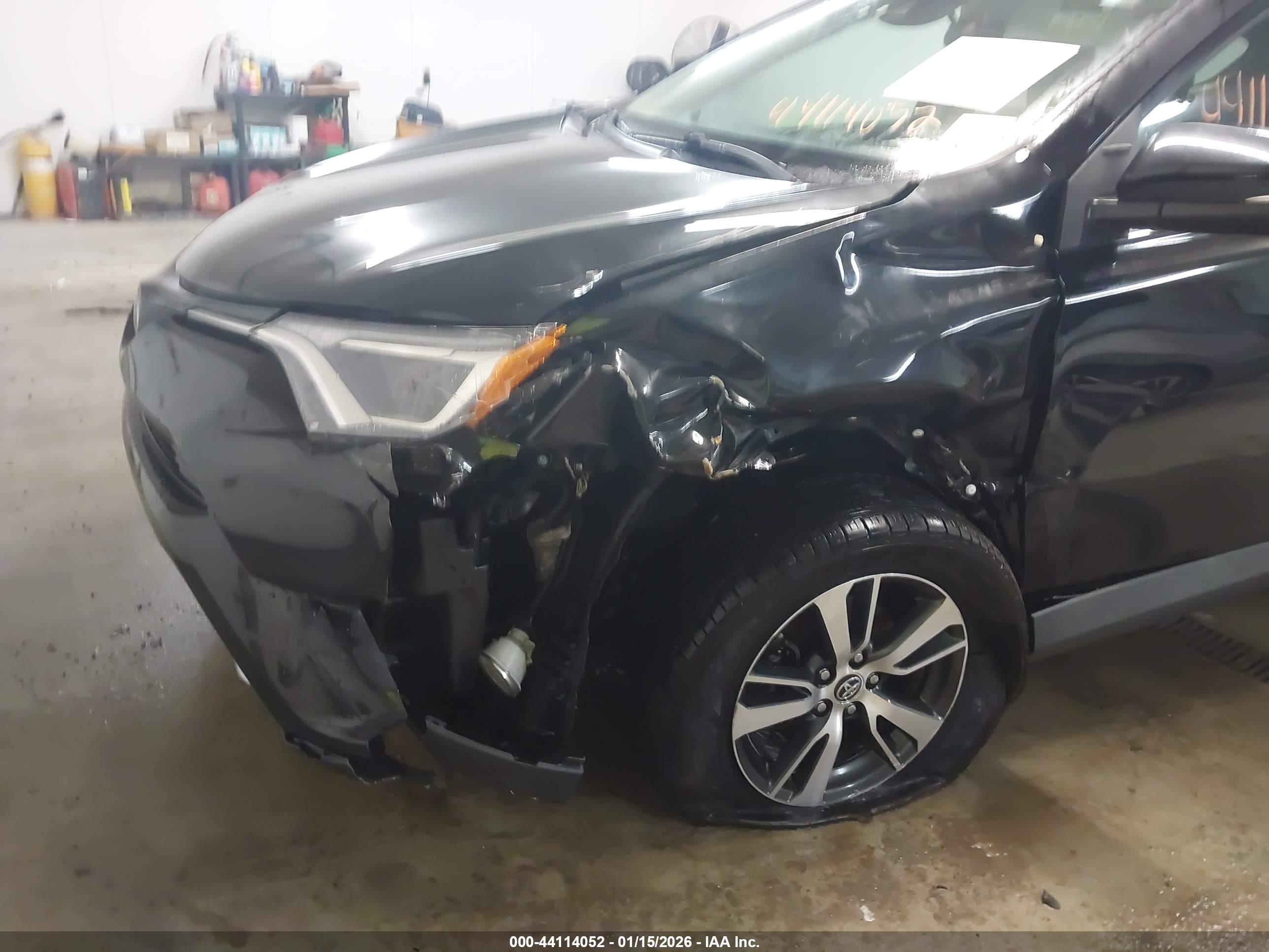 TOYOTA RAV4 image 6