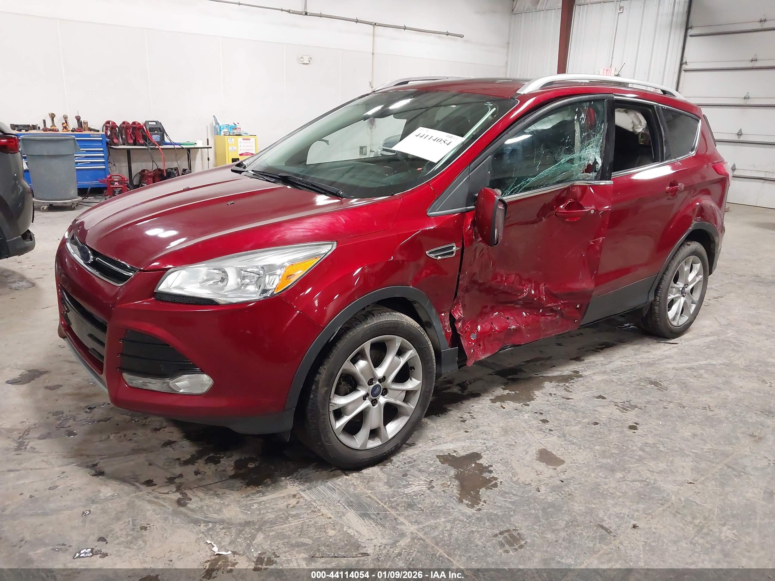 FORD ESCAPE image 2