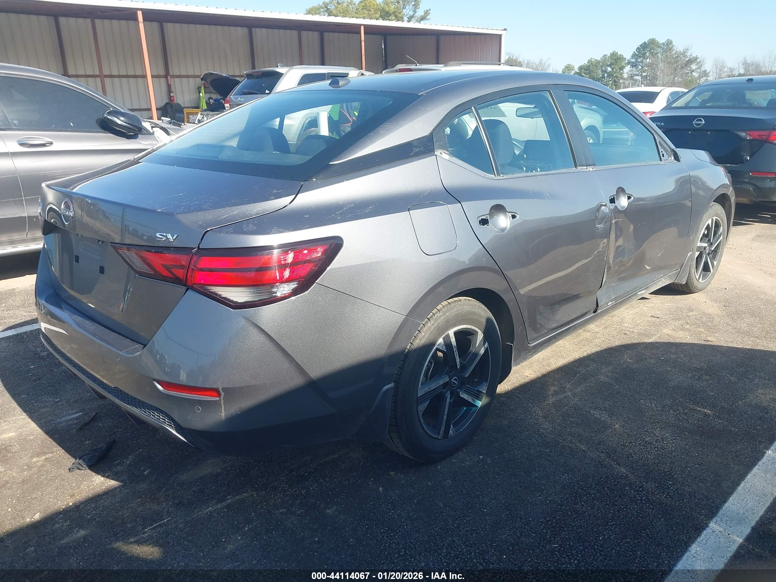 NISSAN SENTRA image 4