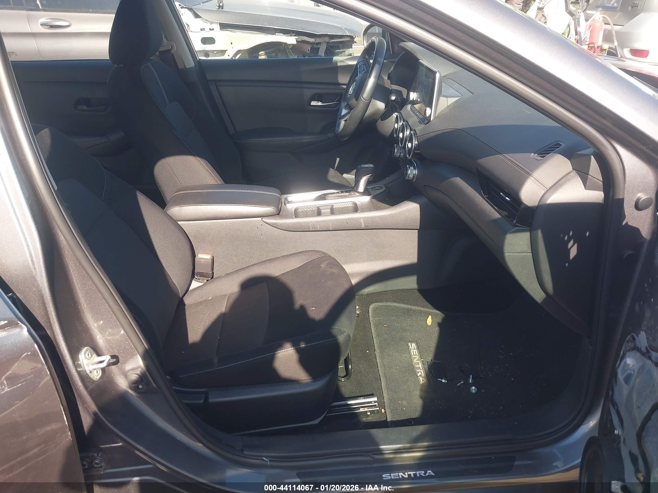 NISSAN SENTRA image 5
