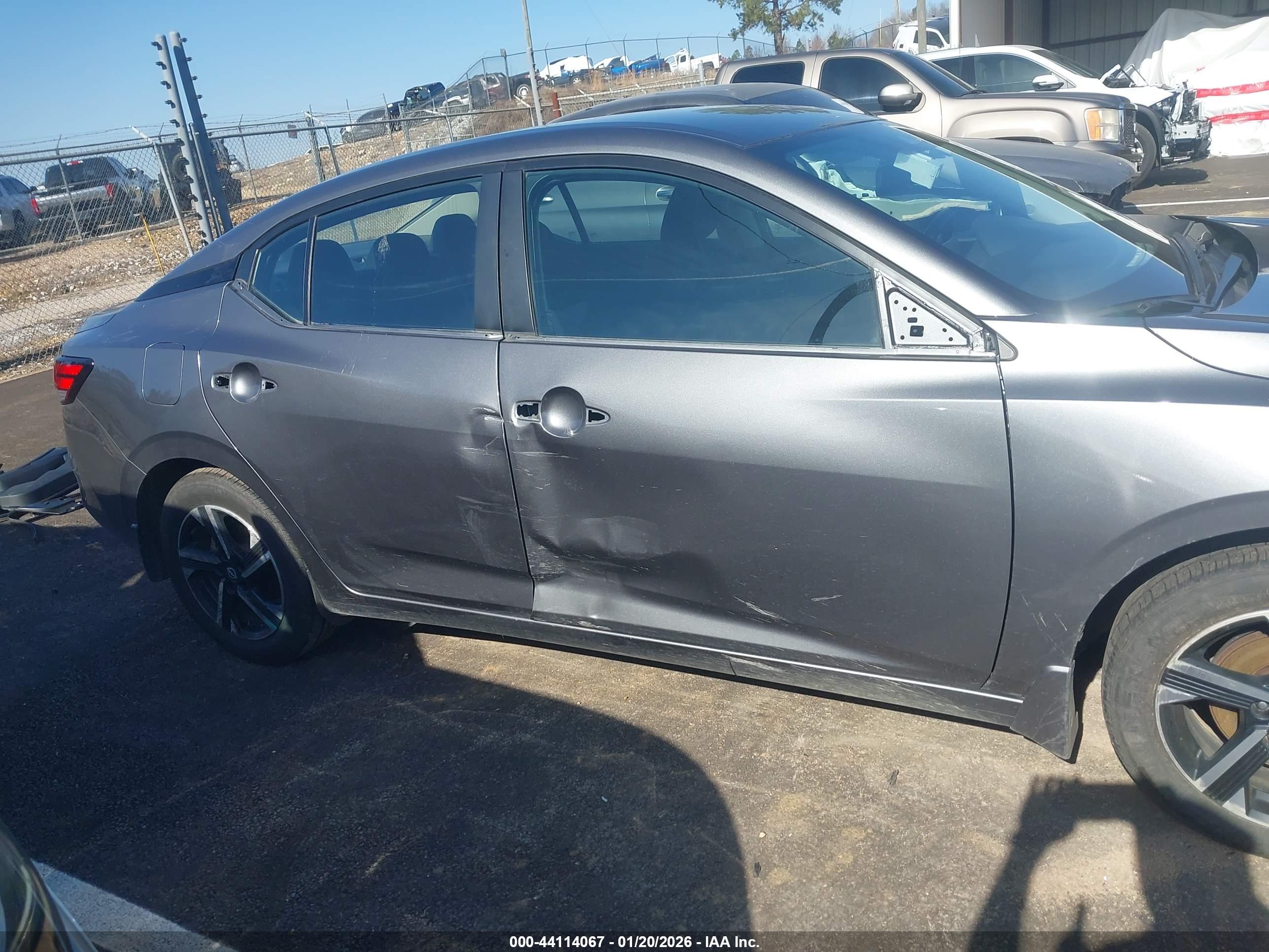 NISSAN SENTRA image 6