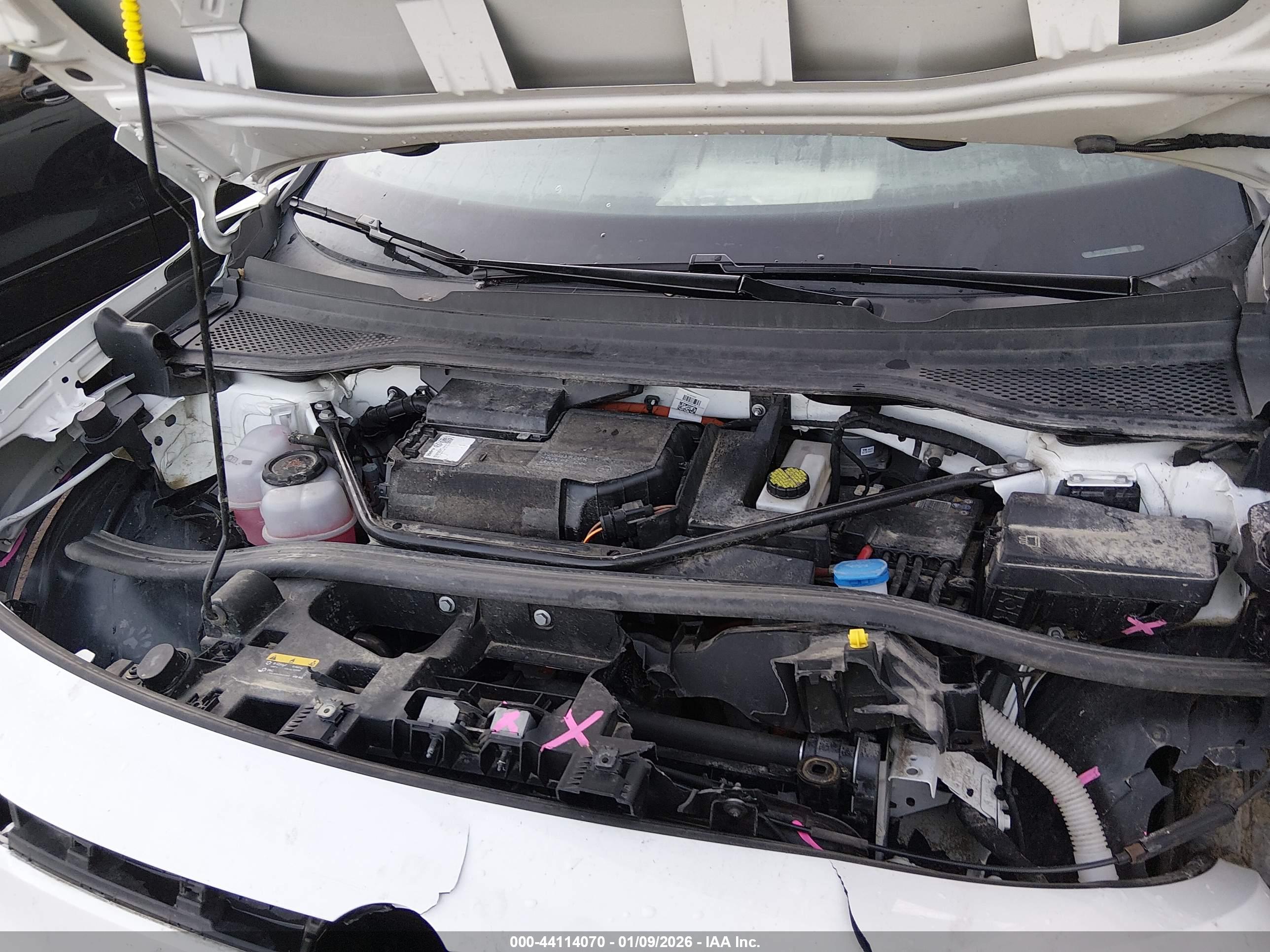 VOLKSWAGEN ID.4 image 10