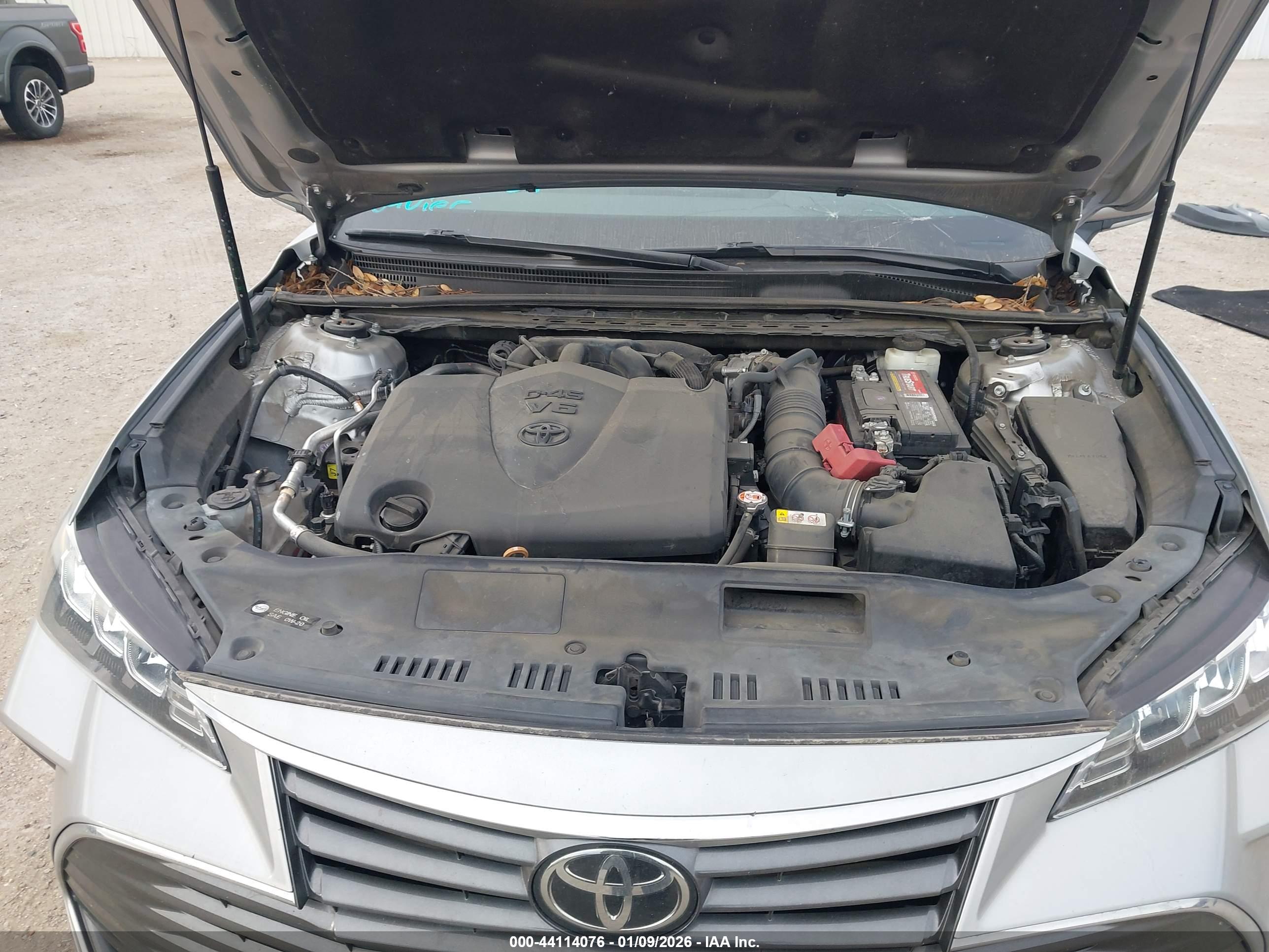 TOYOTA AVALON image 10