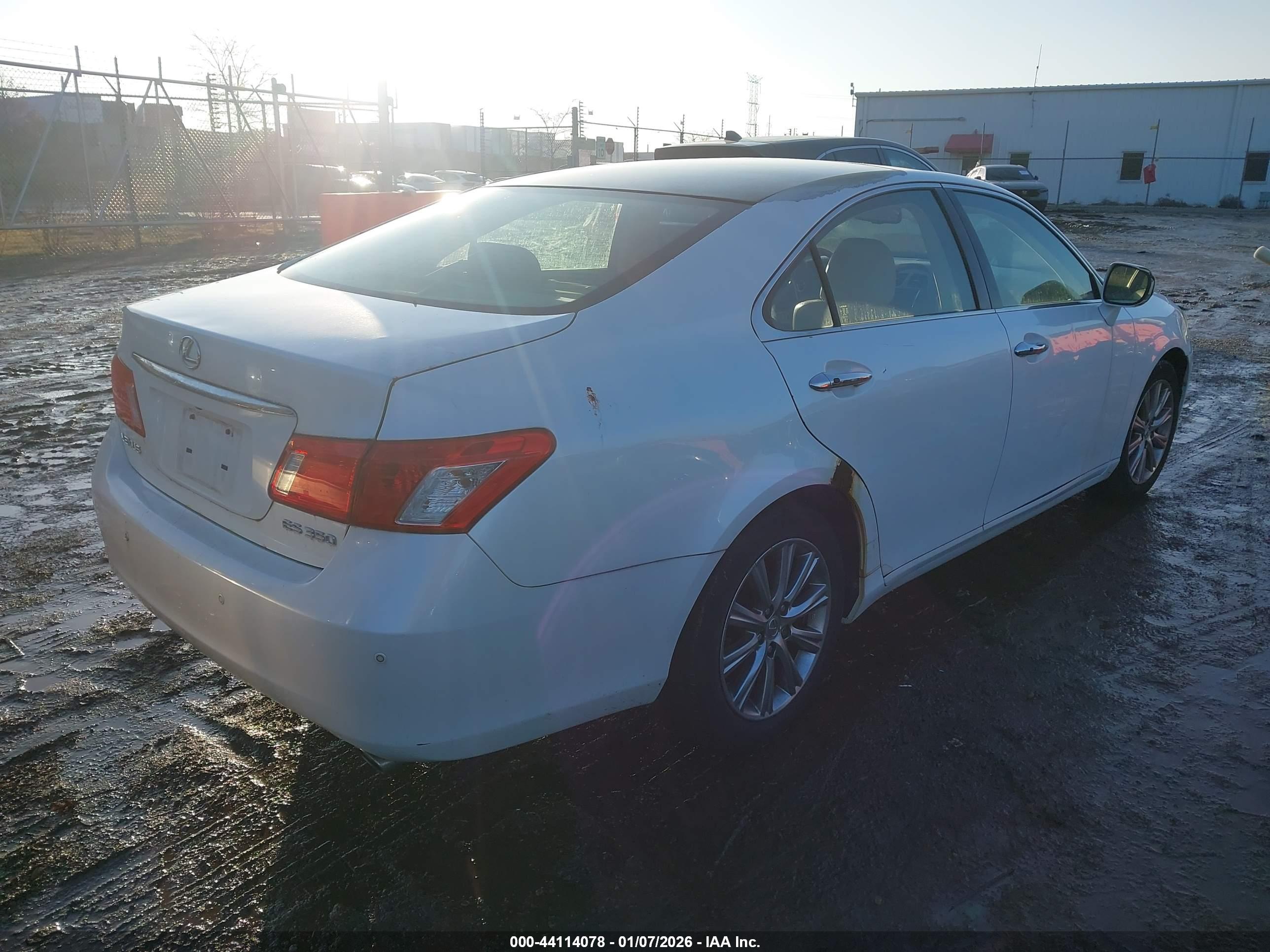 LEXUS ES image 4