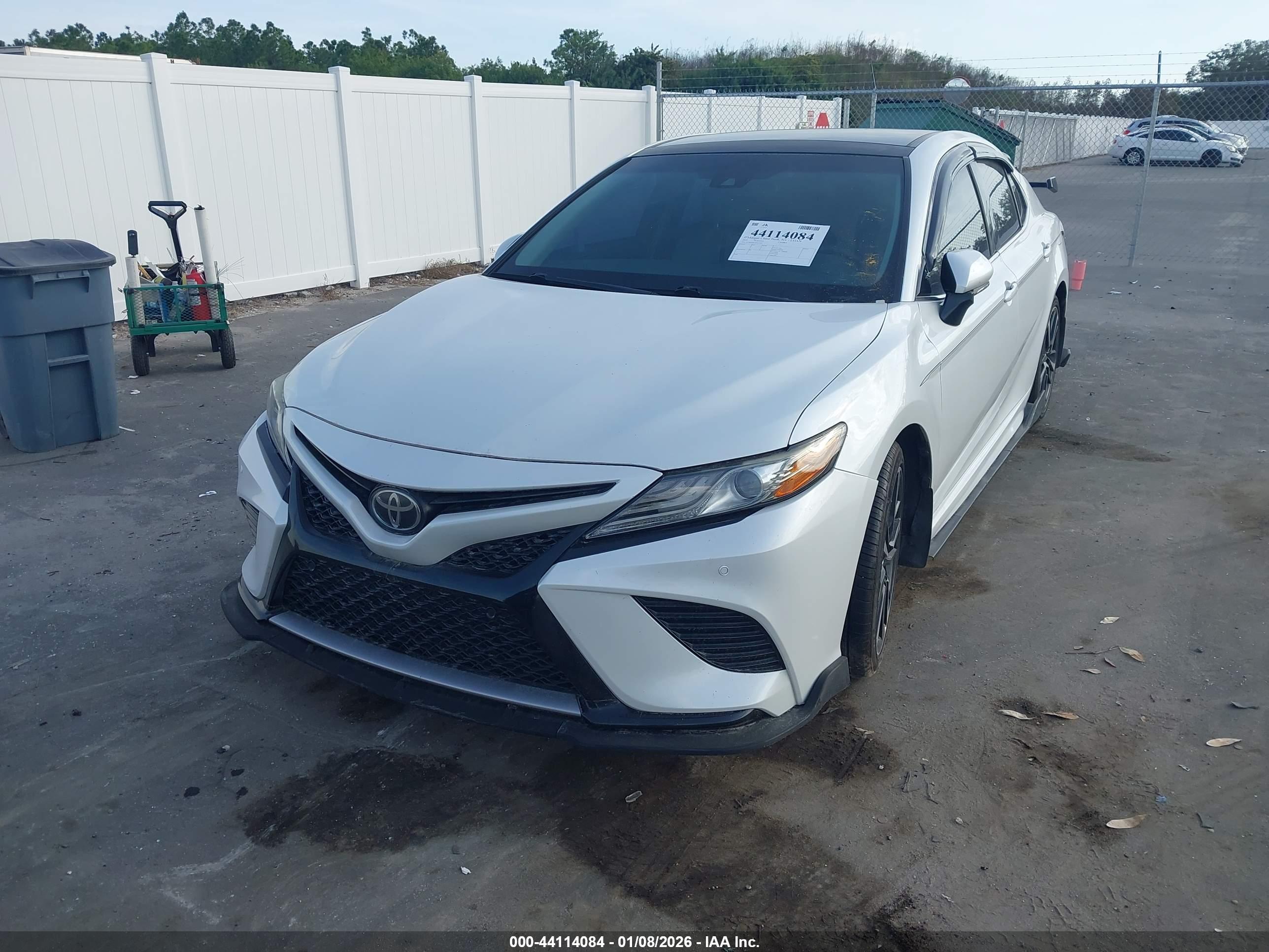 TOYOTA CAMRY image 2