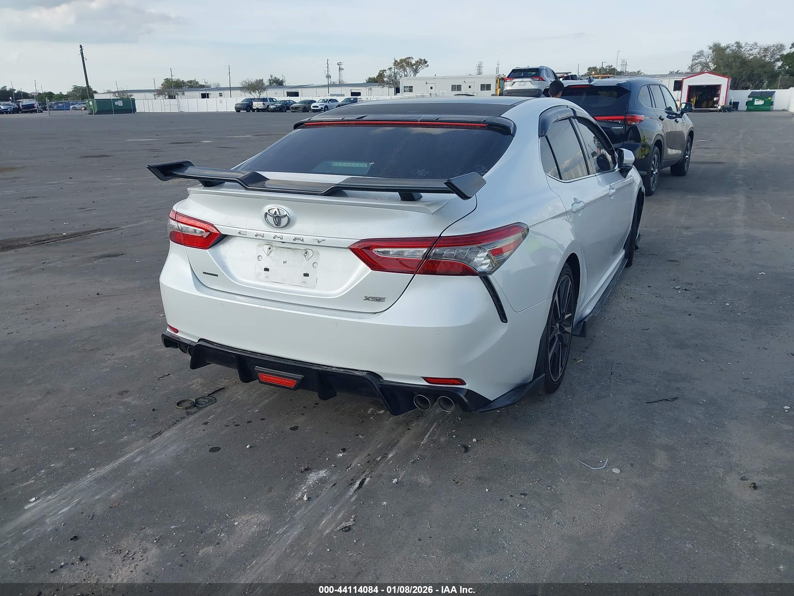 TOYOTA CAMRY image 4