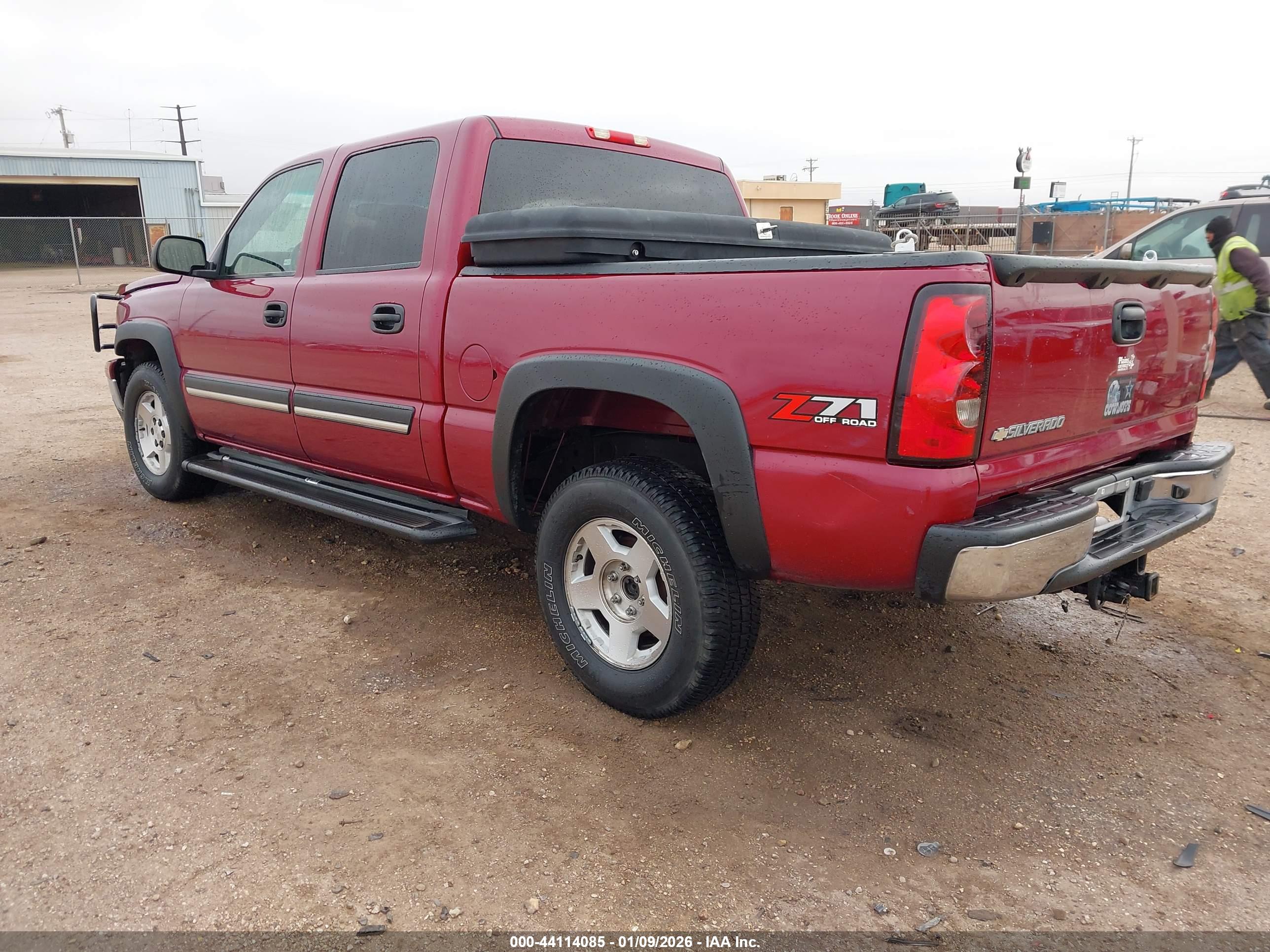 CHEVROLET SILVERADO image 3