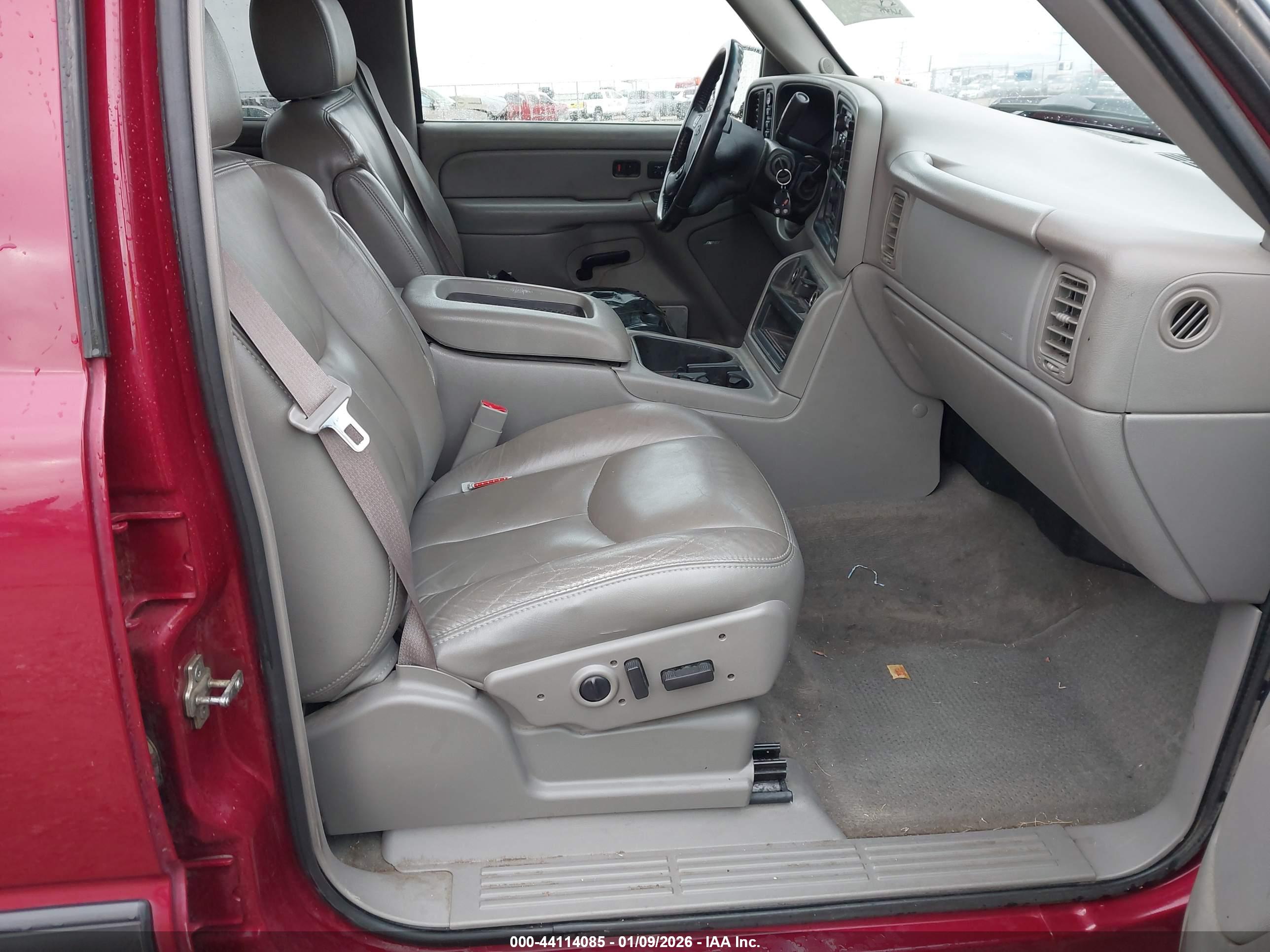 CHEVROLET SILVERADO image 5
