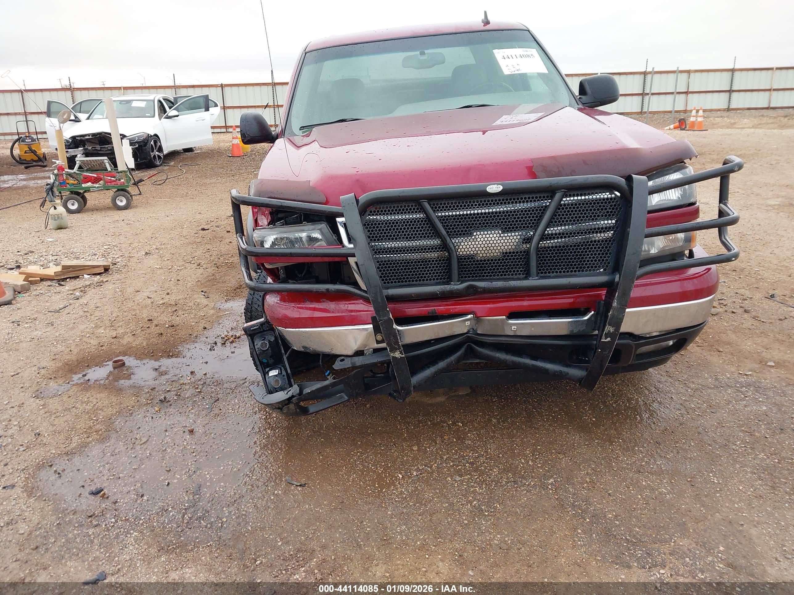 CHEVROLET SILVERADO image 6