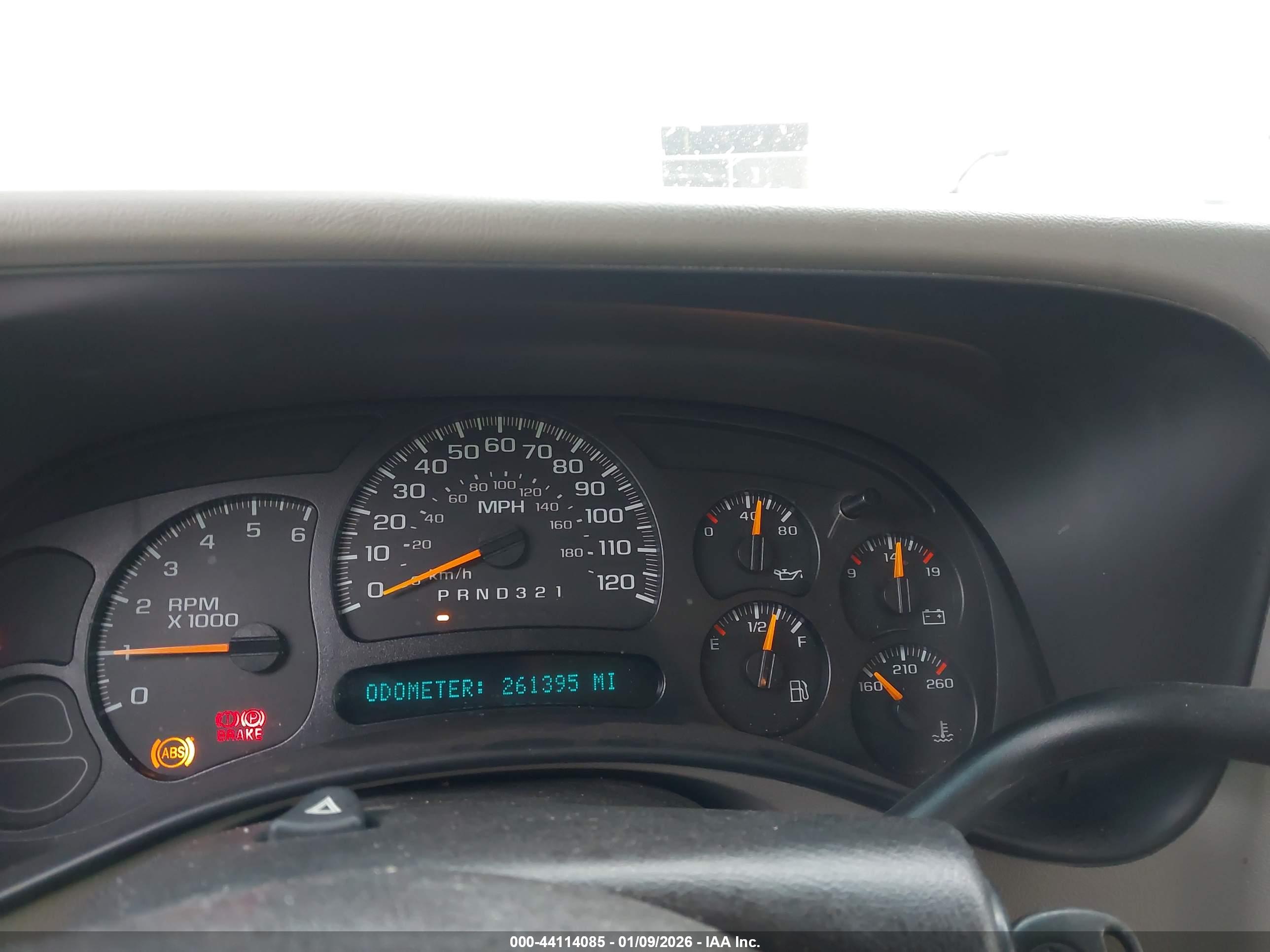 CHEVROLET SILVERADO image 7