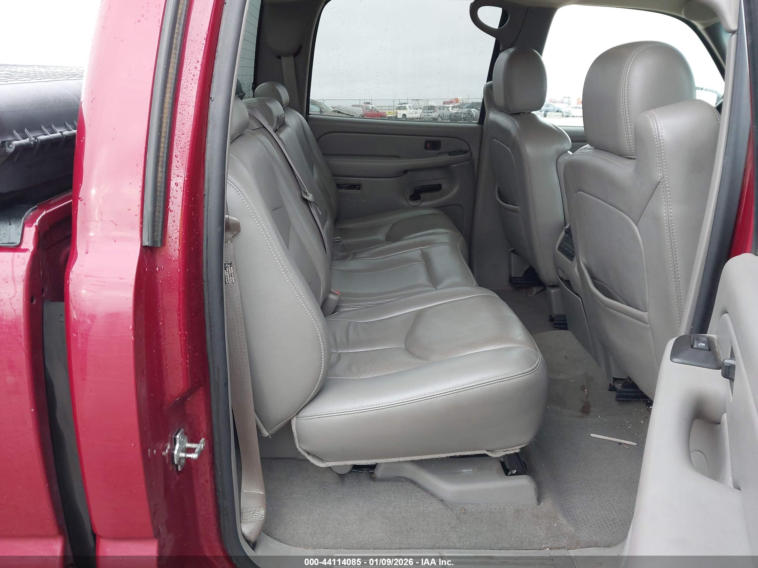 CHEVROLET SILVERADO image 8