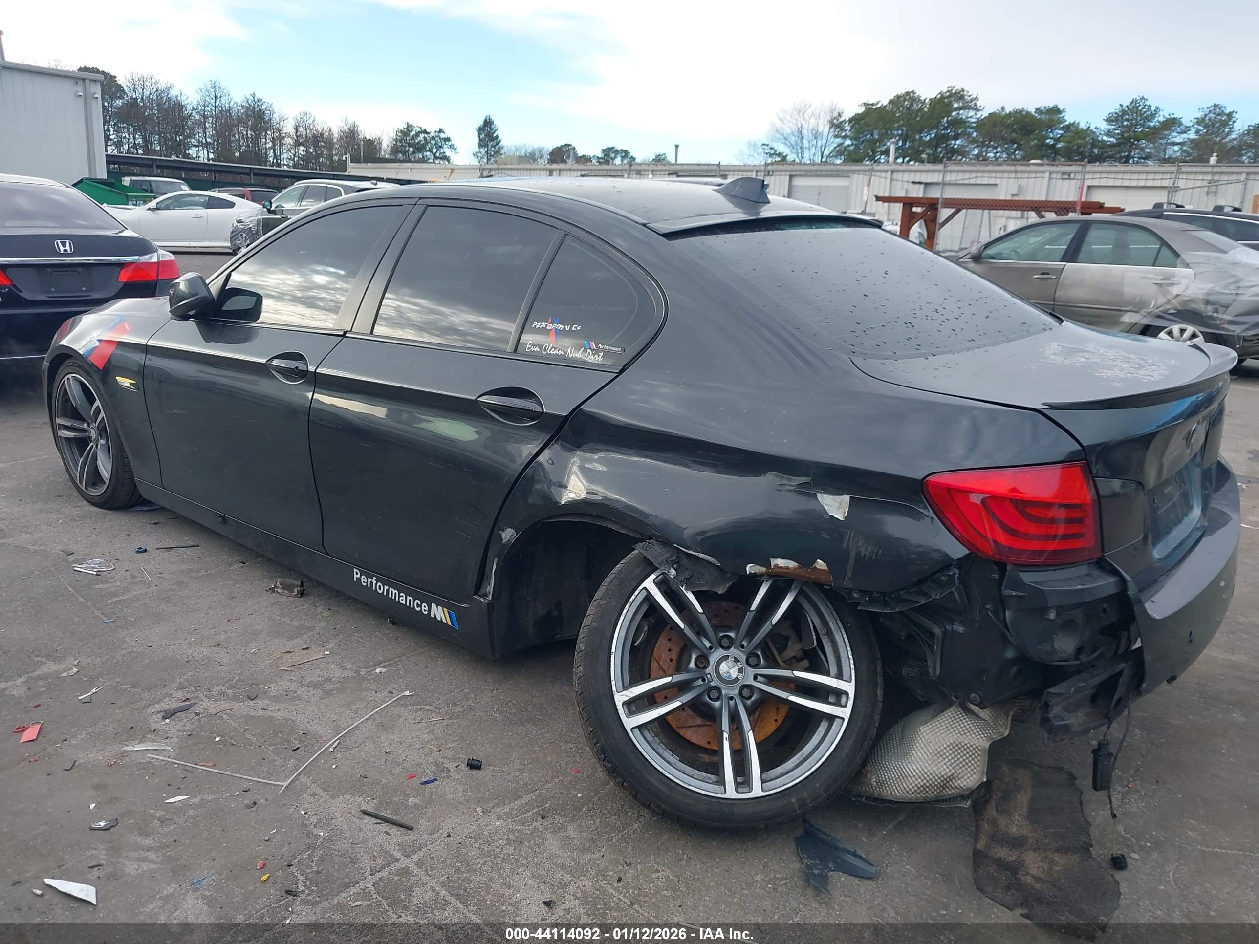 BMW 528I image 6