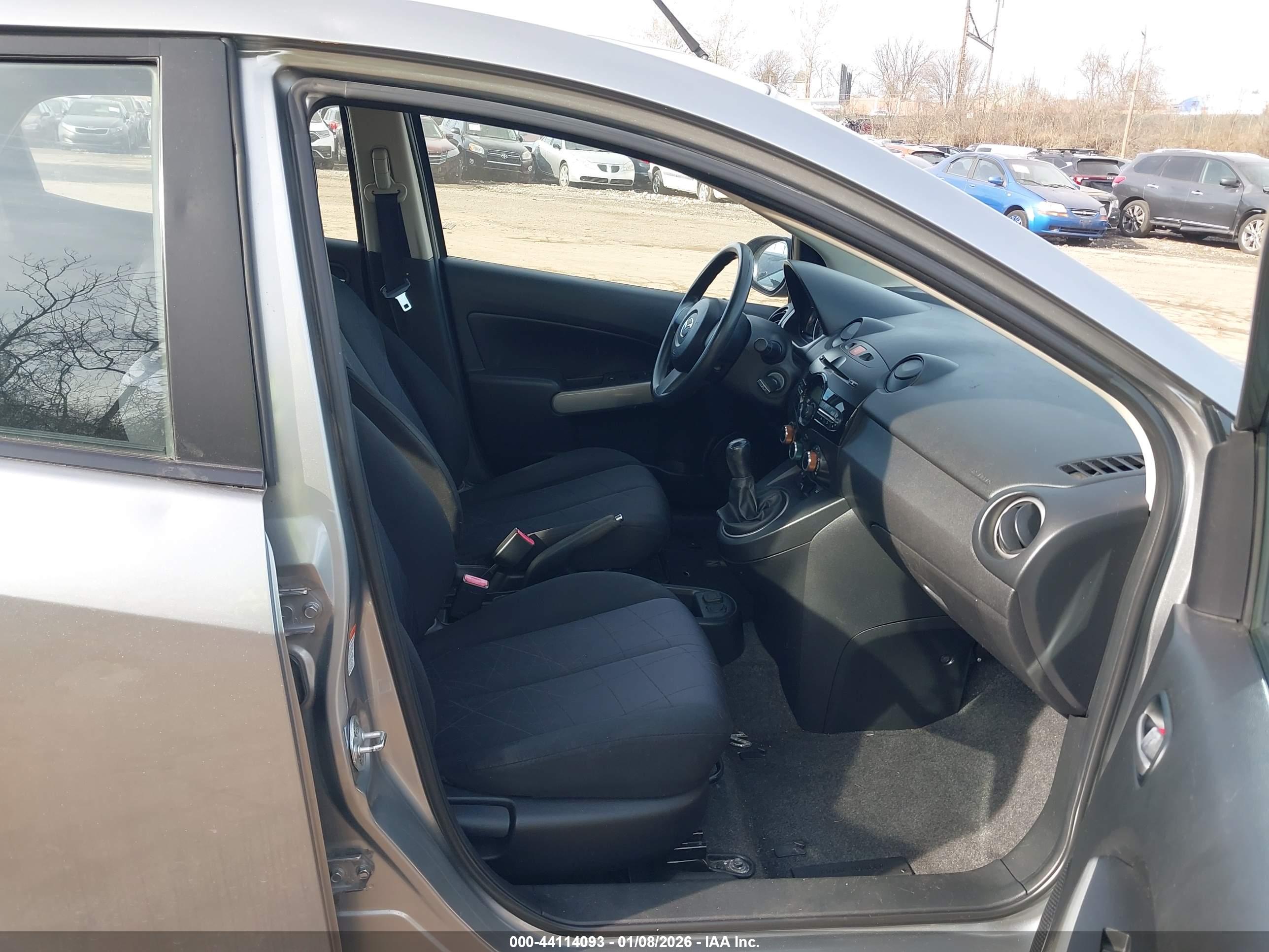 MAZDA MAZDA2 image 5