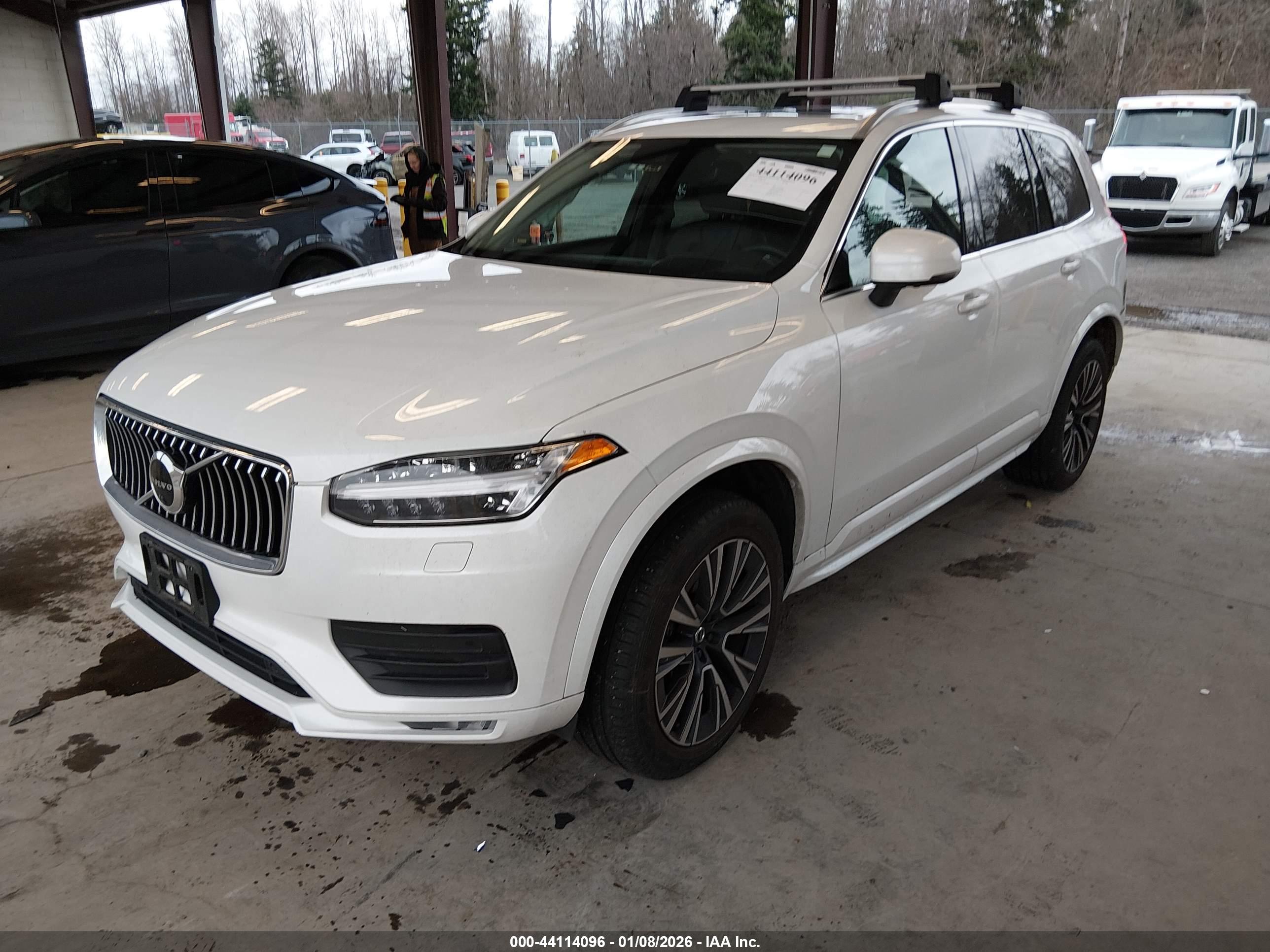 VOLVO XC90 image 2