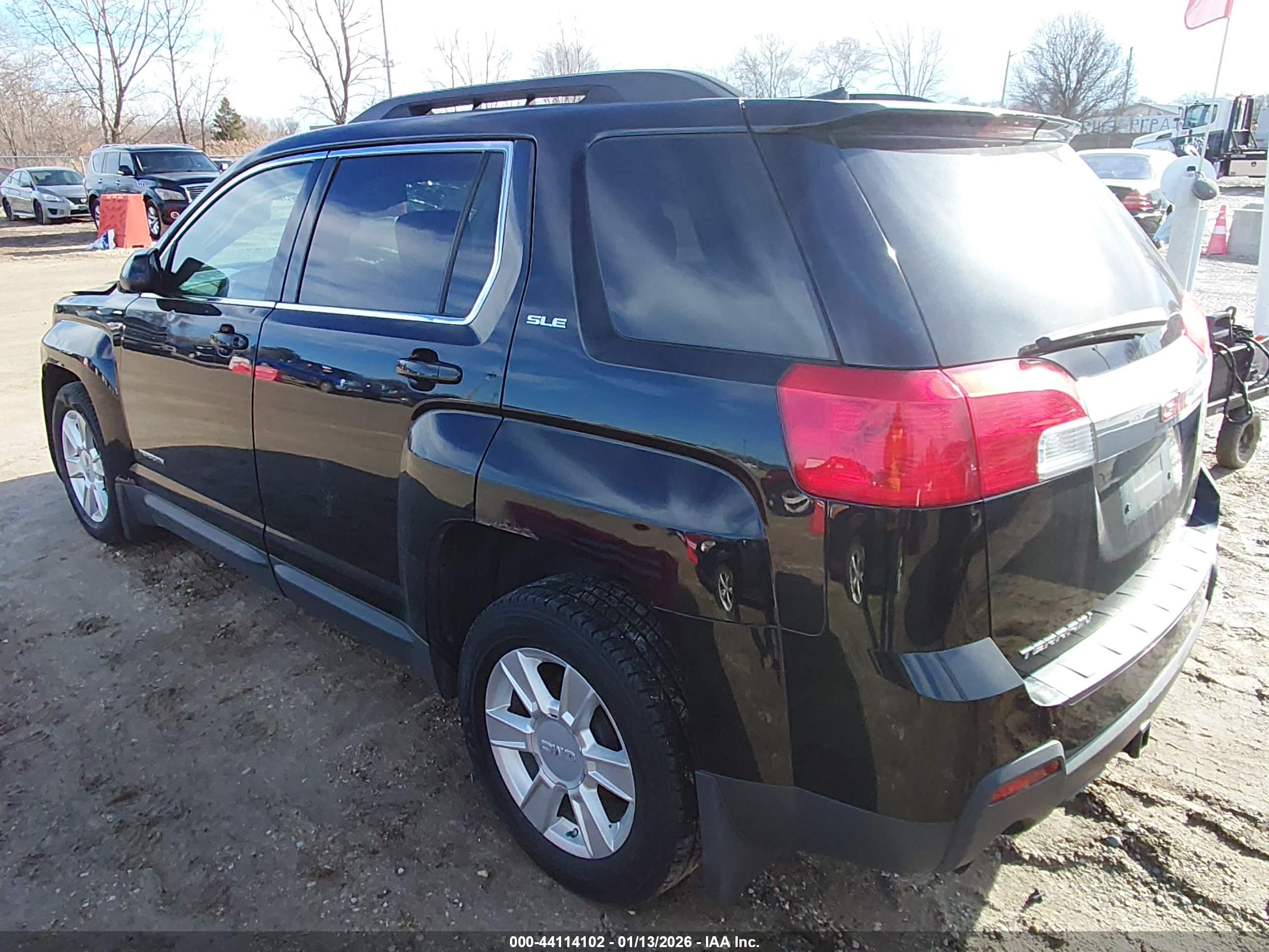 GMC TERRAIN image 3