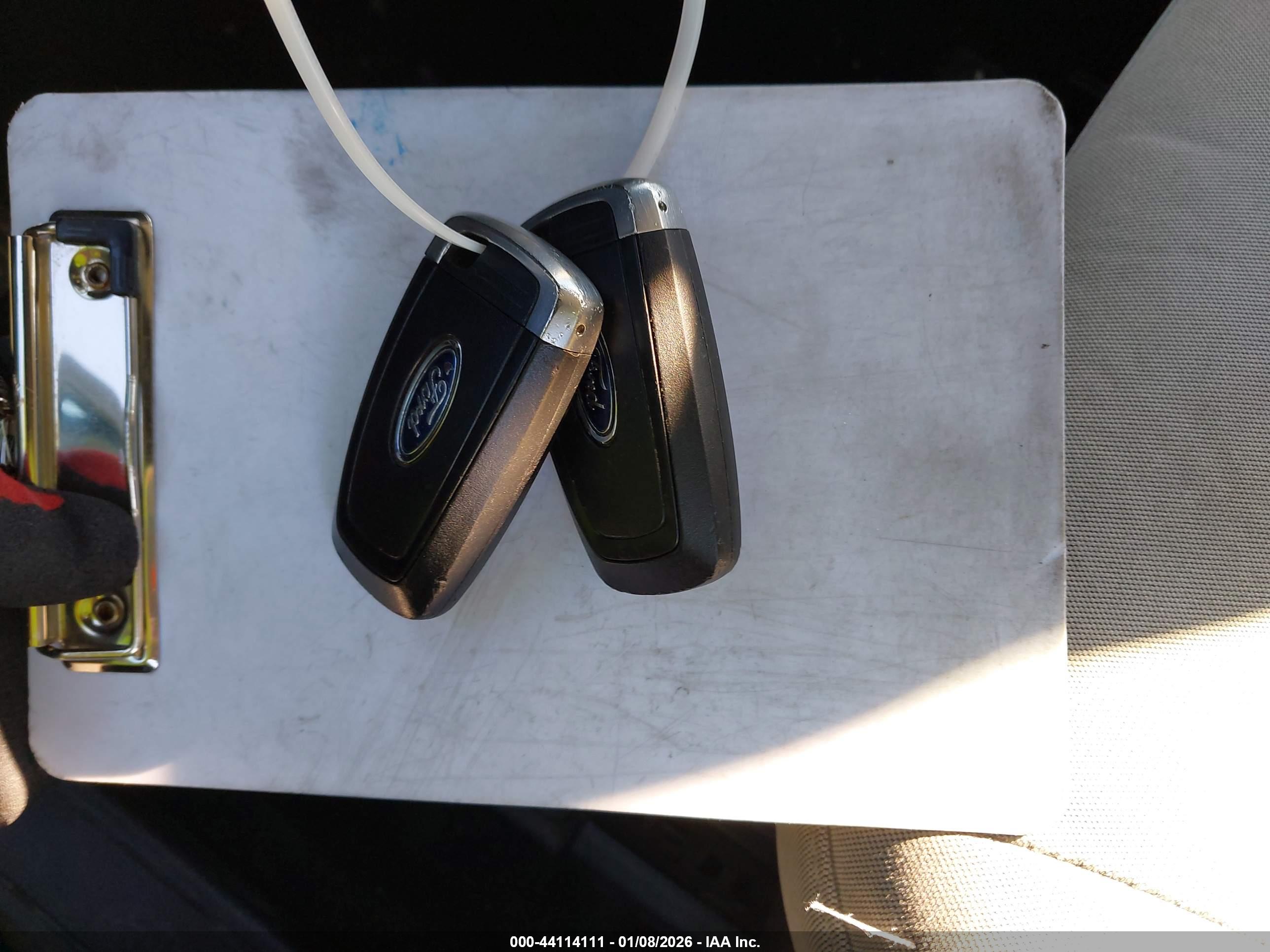 FORD FUSION image 11