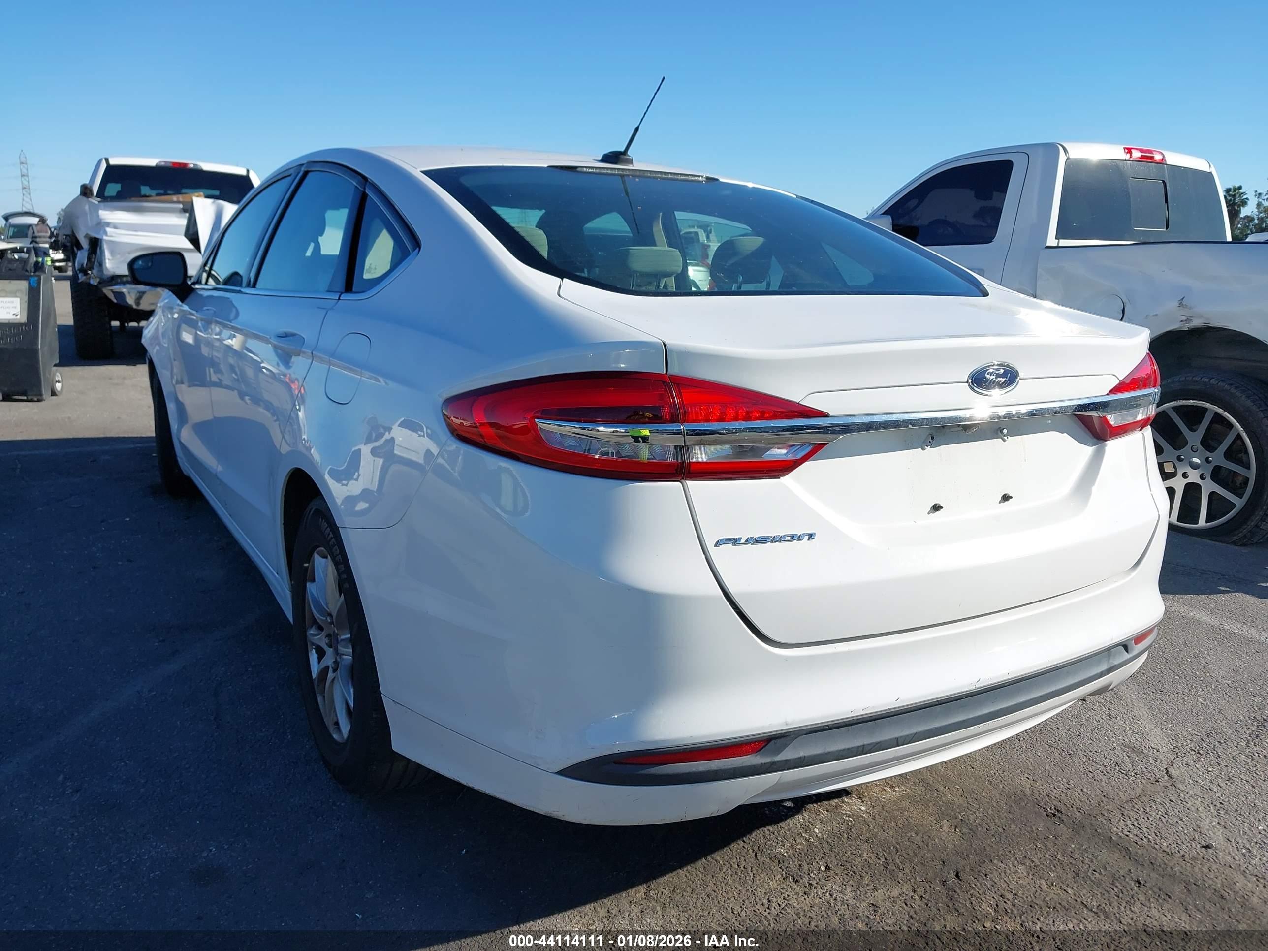 FORD FUSION image 3