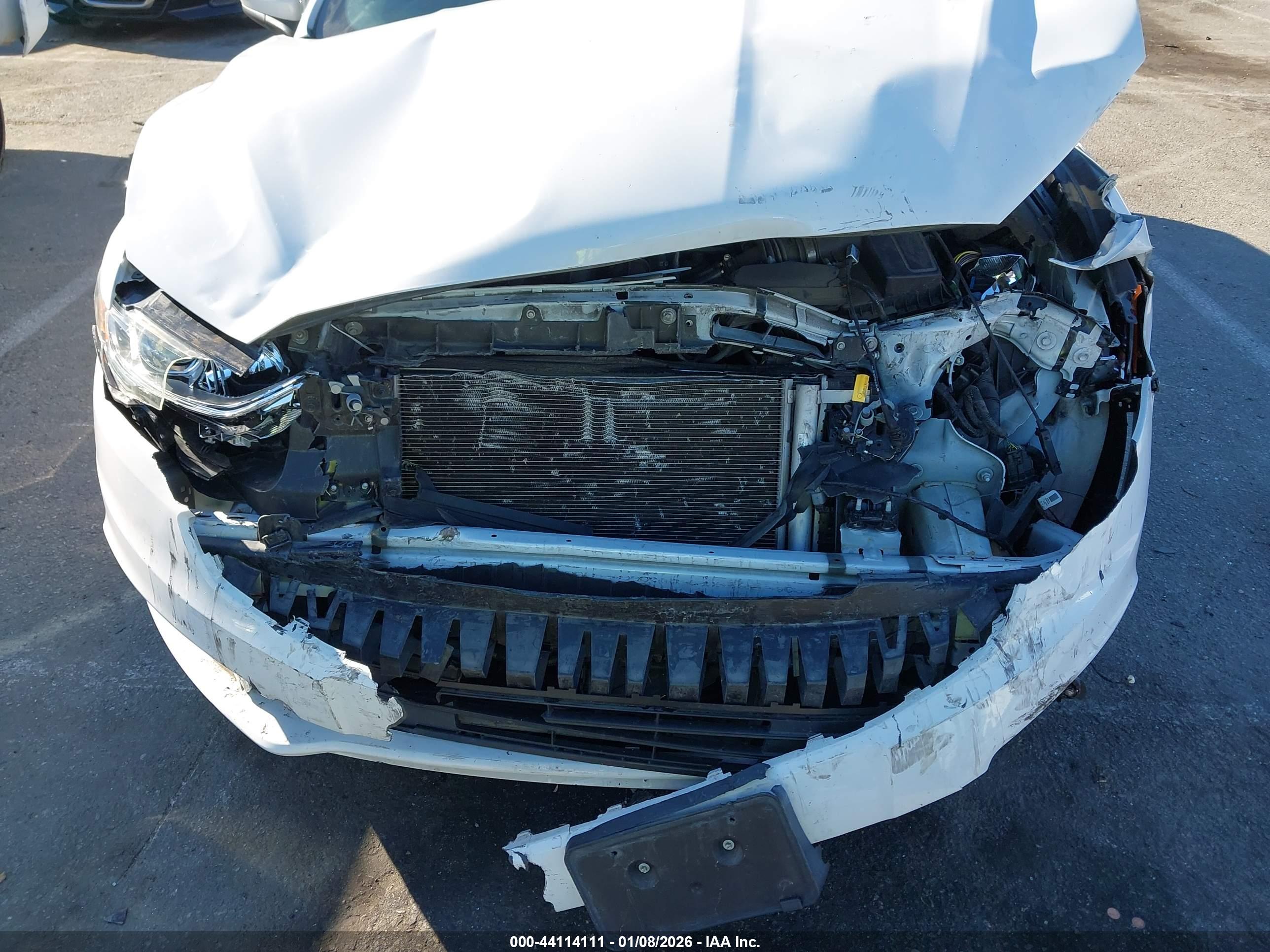 FORD FUSION image 6