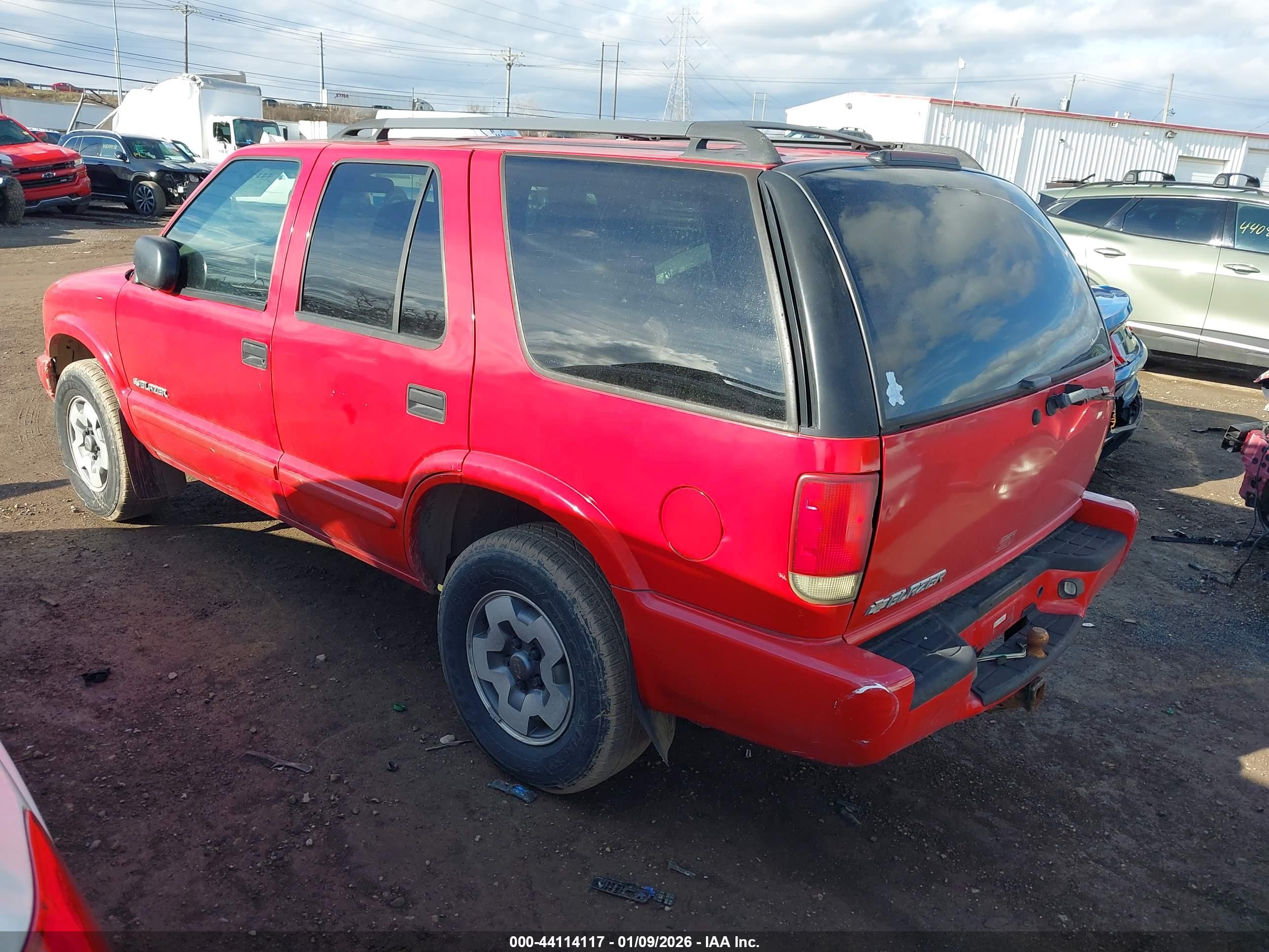 CHEVROLET BLAZER image 3