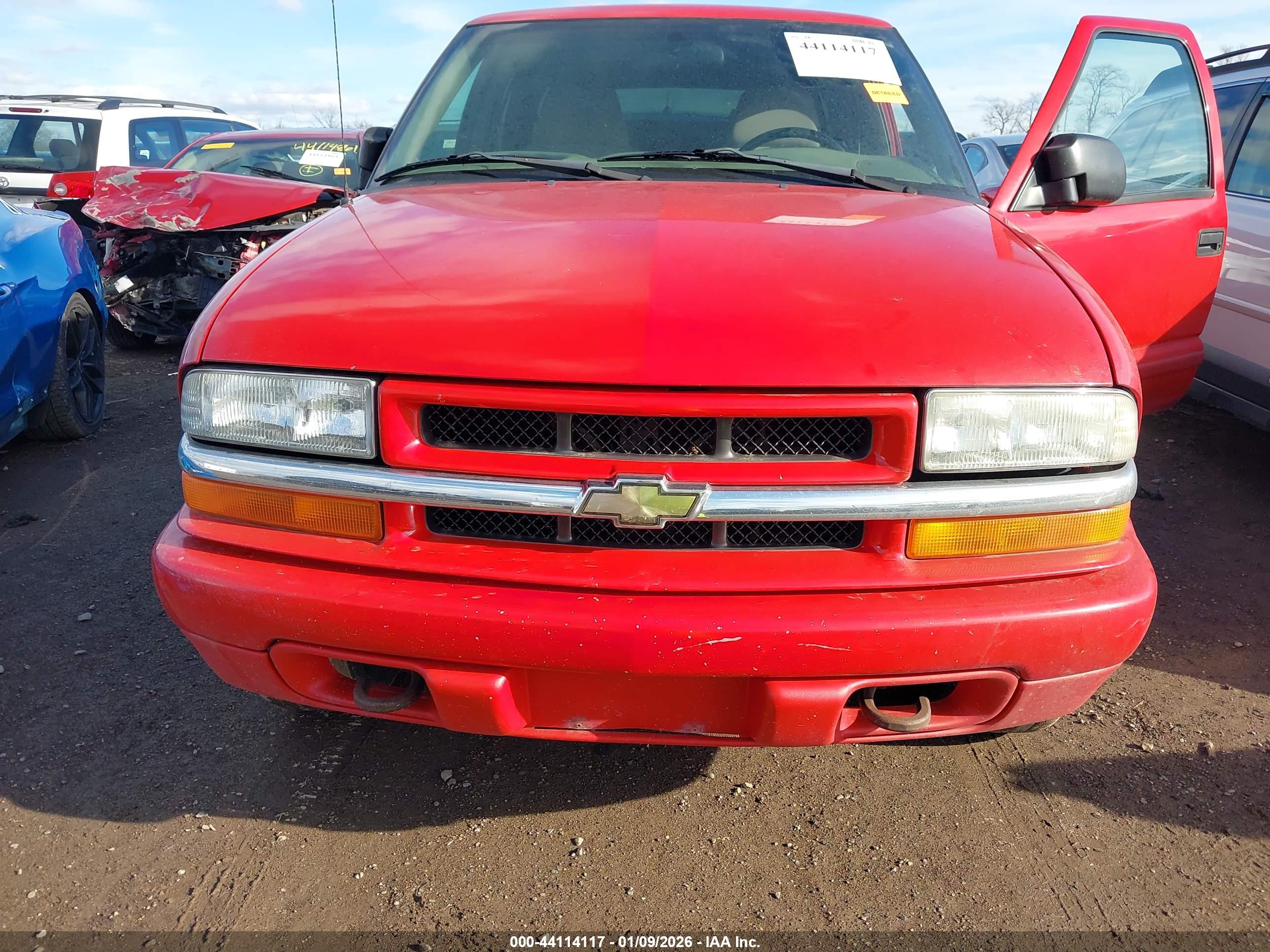 CHEVROLET BLAZER image 6