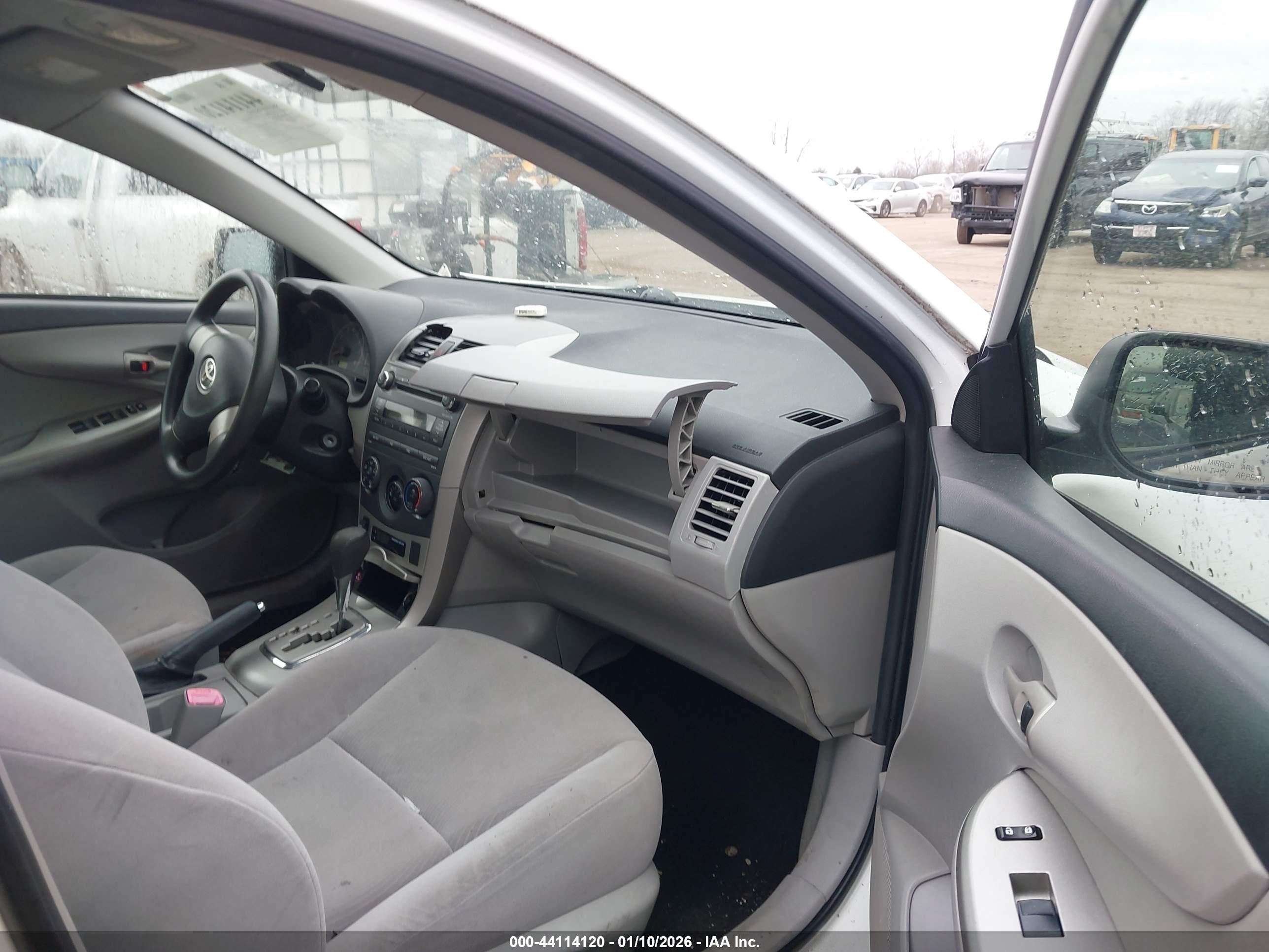 TOYOTA COROLLA image 5