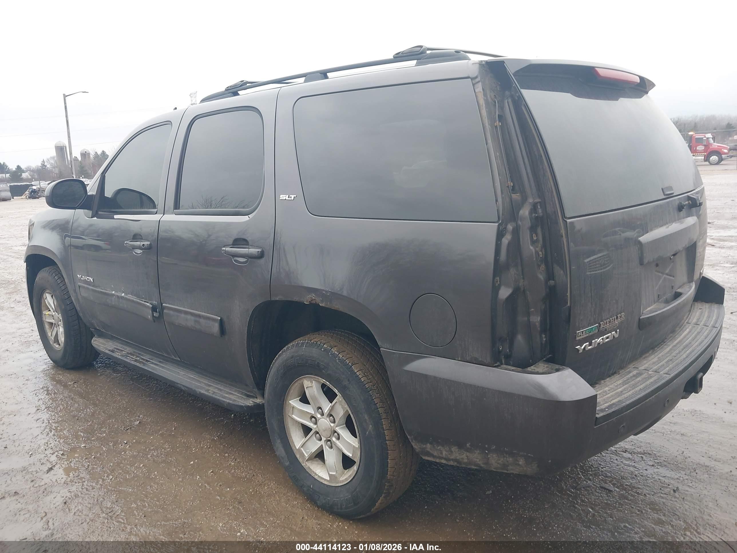 GMC YUKON image 3