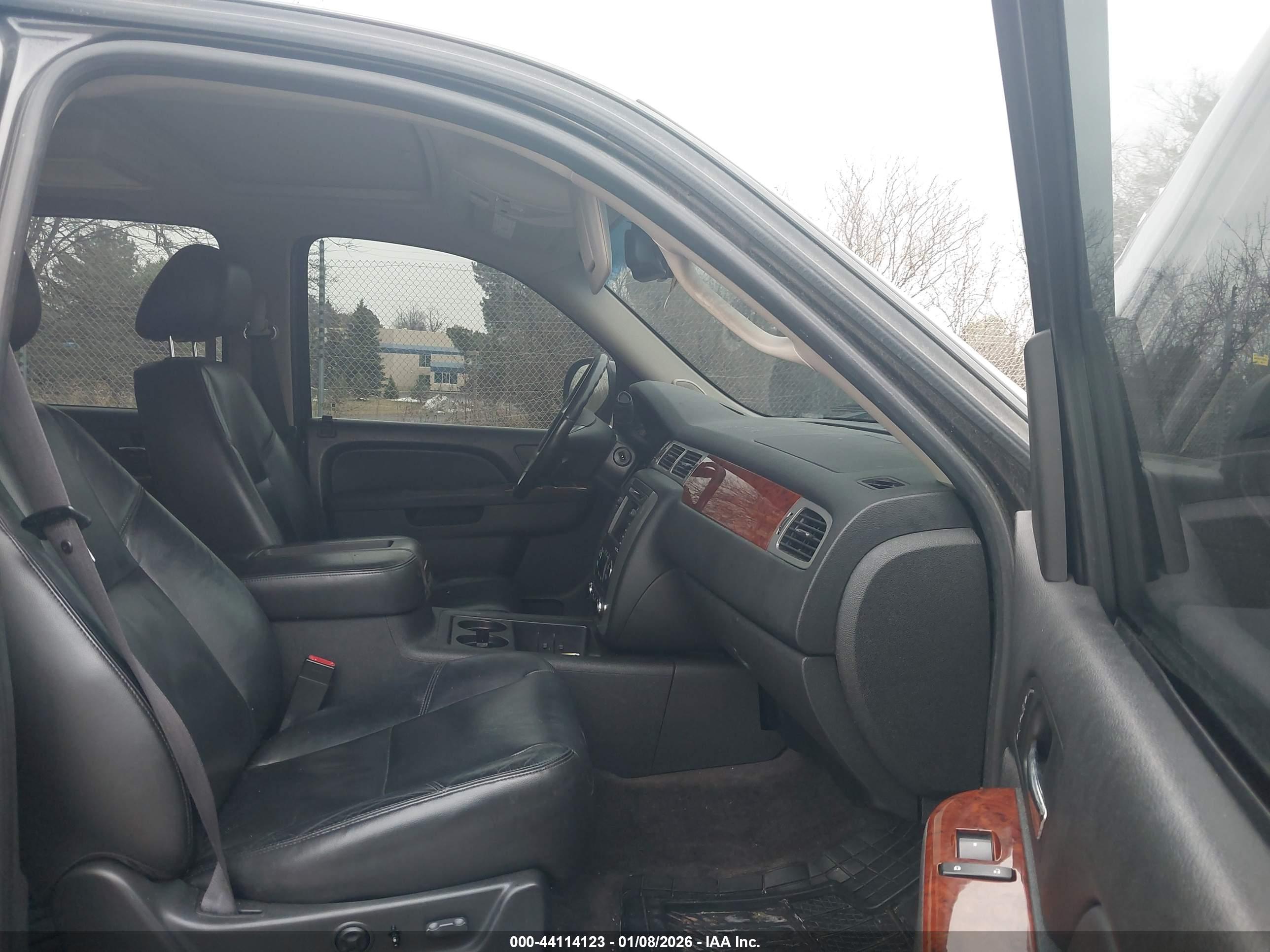 GMC YUKON image 5