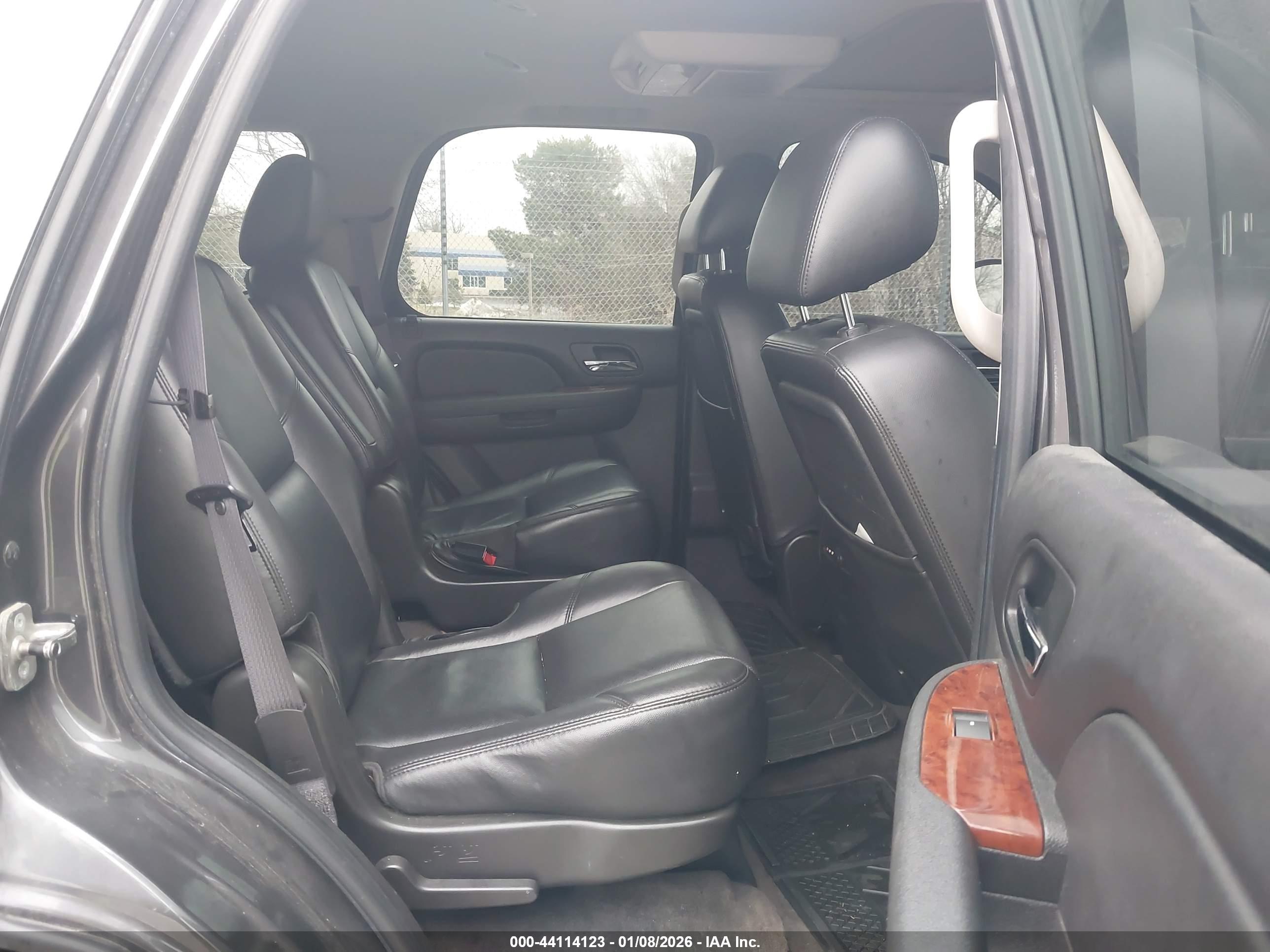 GMC YUKON image 8