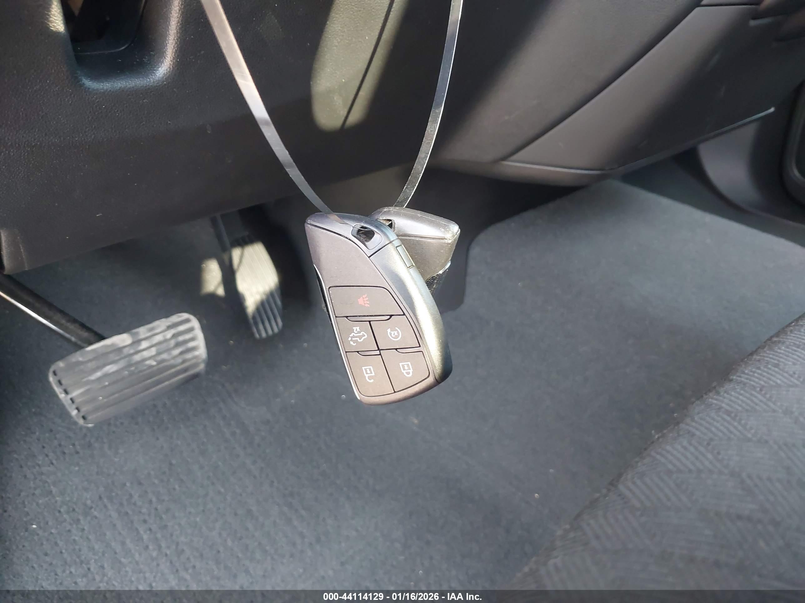 GMC SIERRA image 11