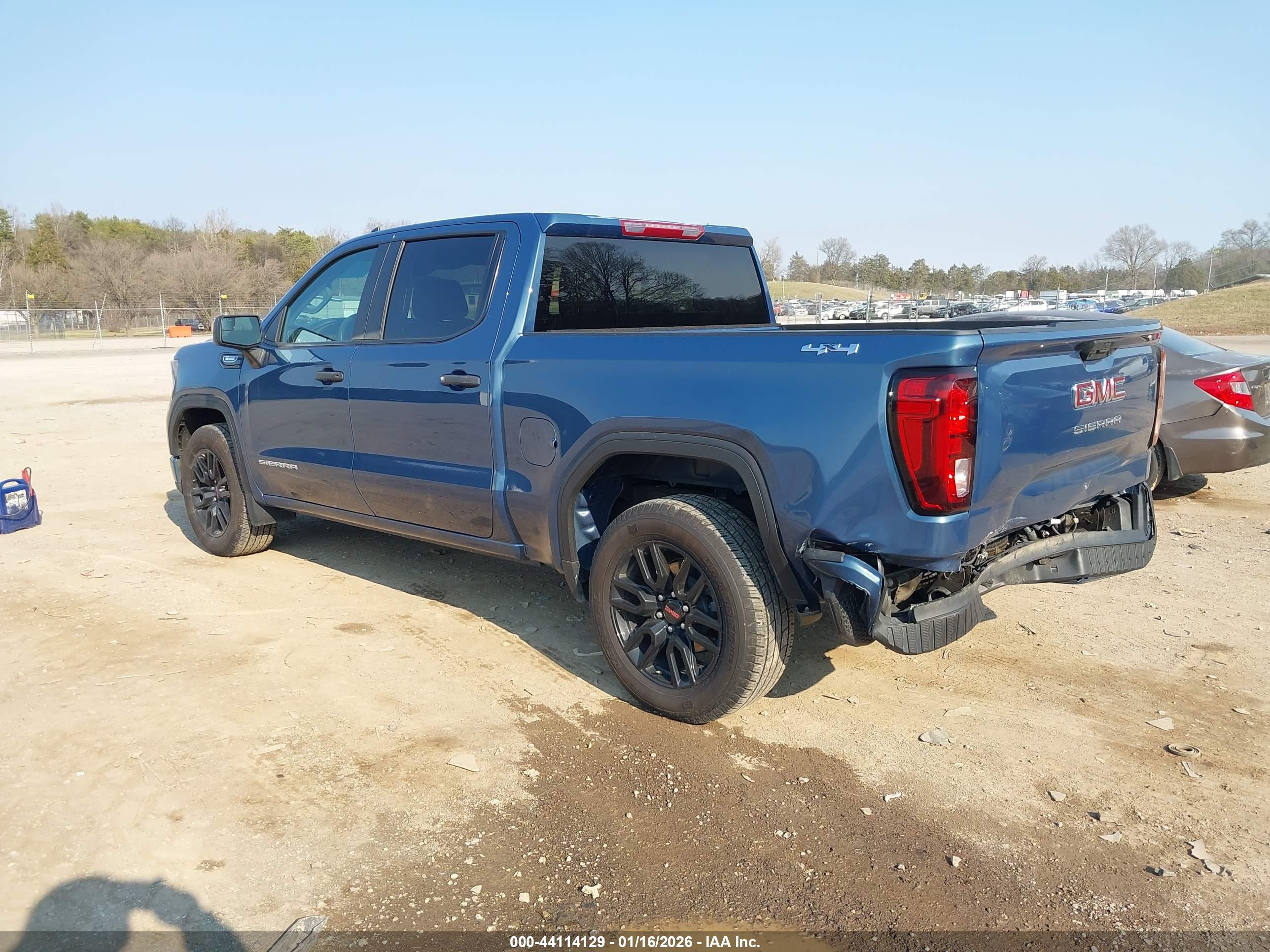 GMC SIERRA image 3
