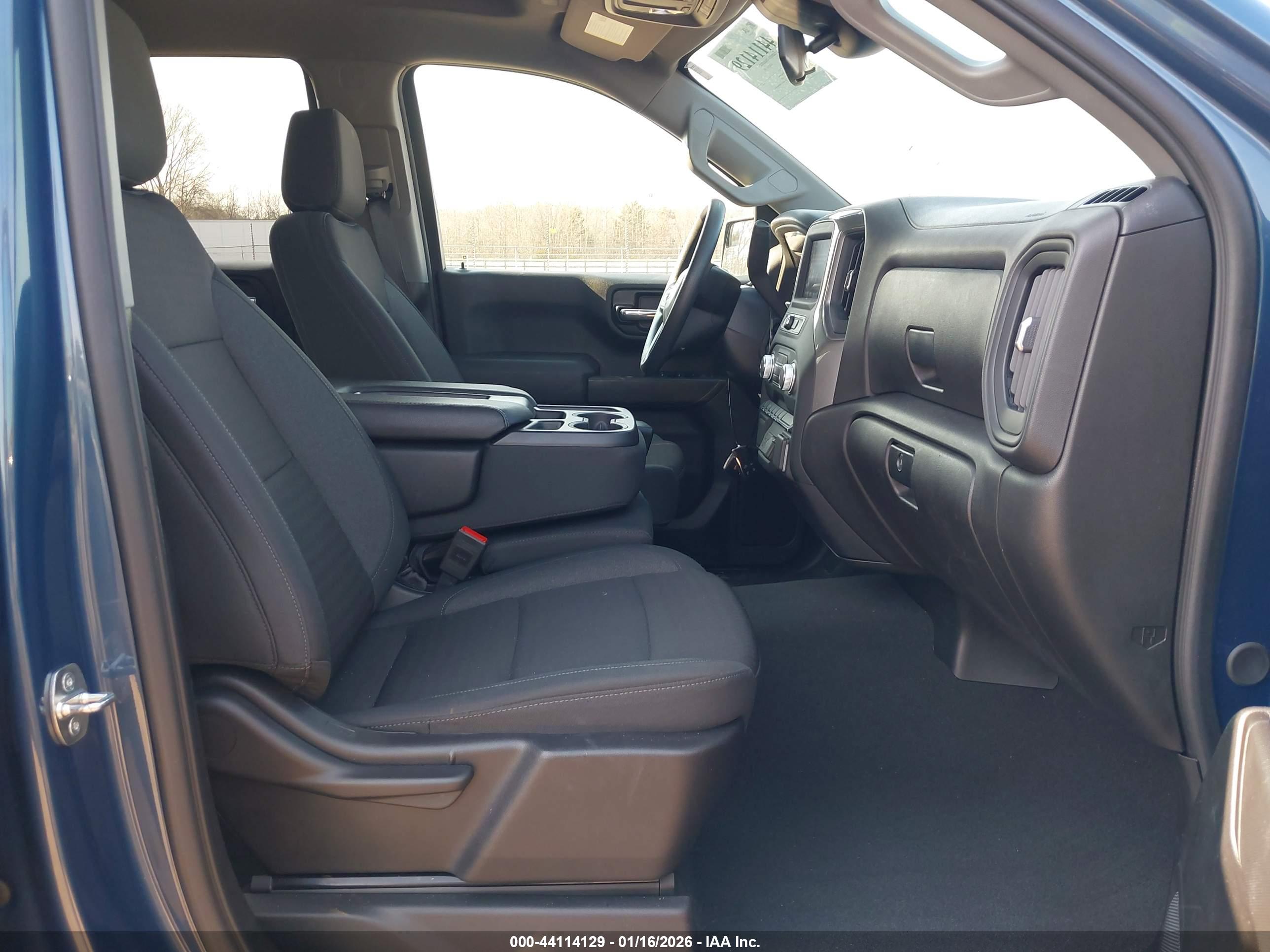 GMC SIERRA image 5