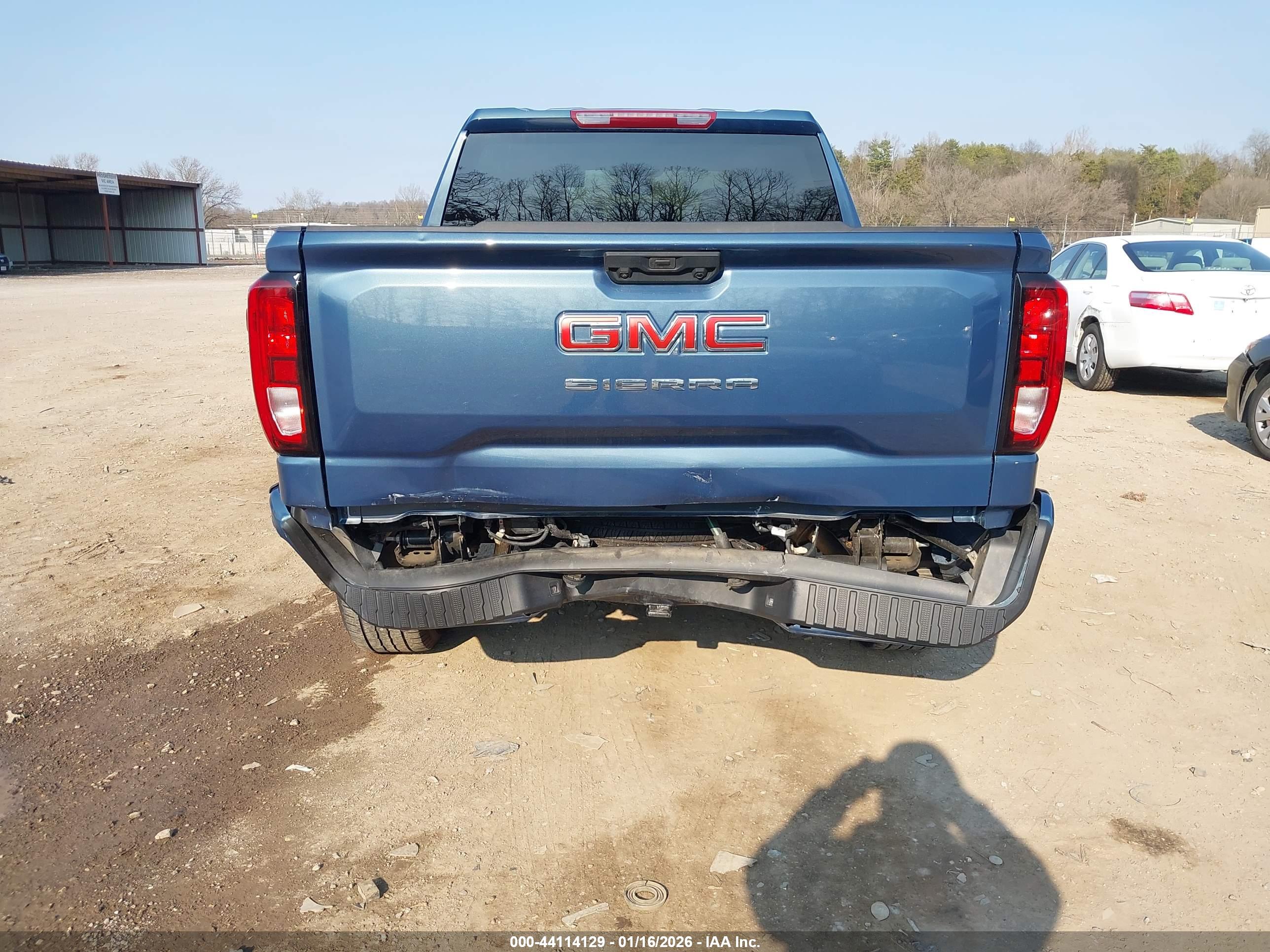 GMC SIERRA image 6