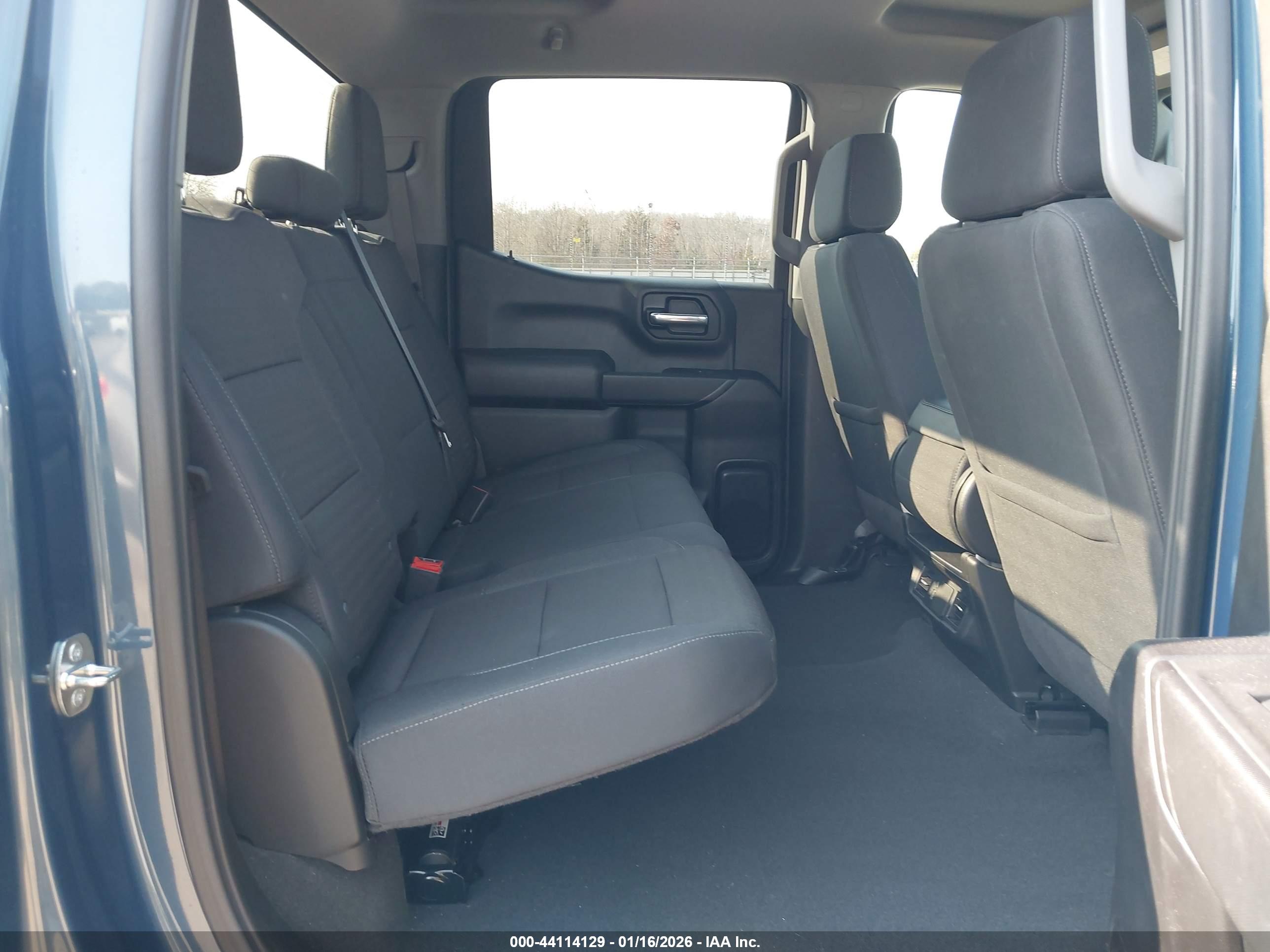 GMC SIERRA image 8