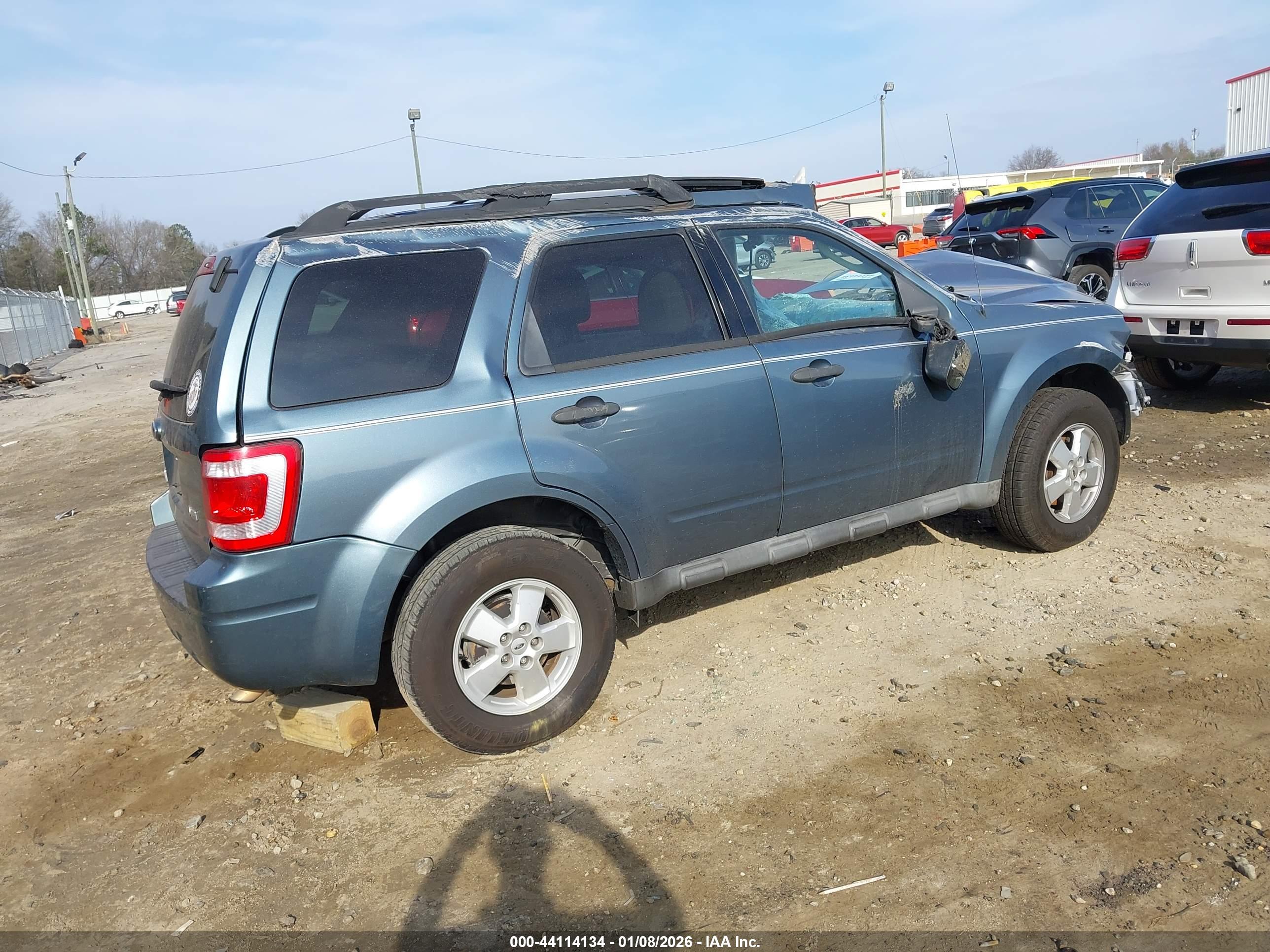 FORD ESCAPE image 4