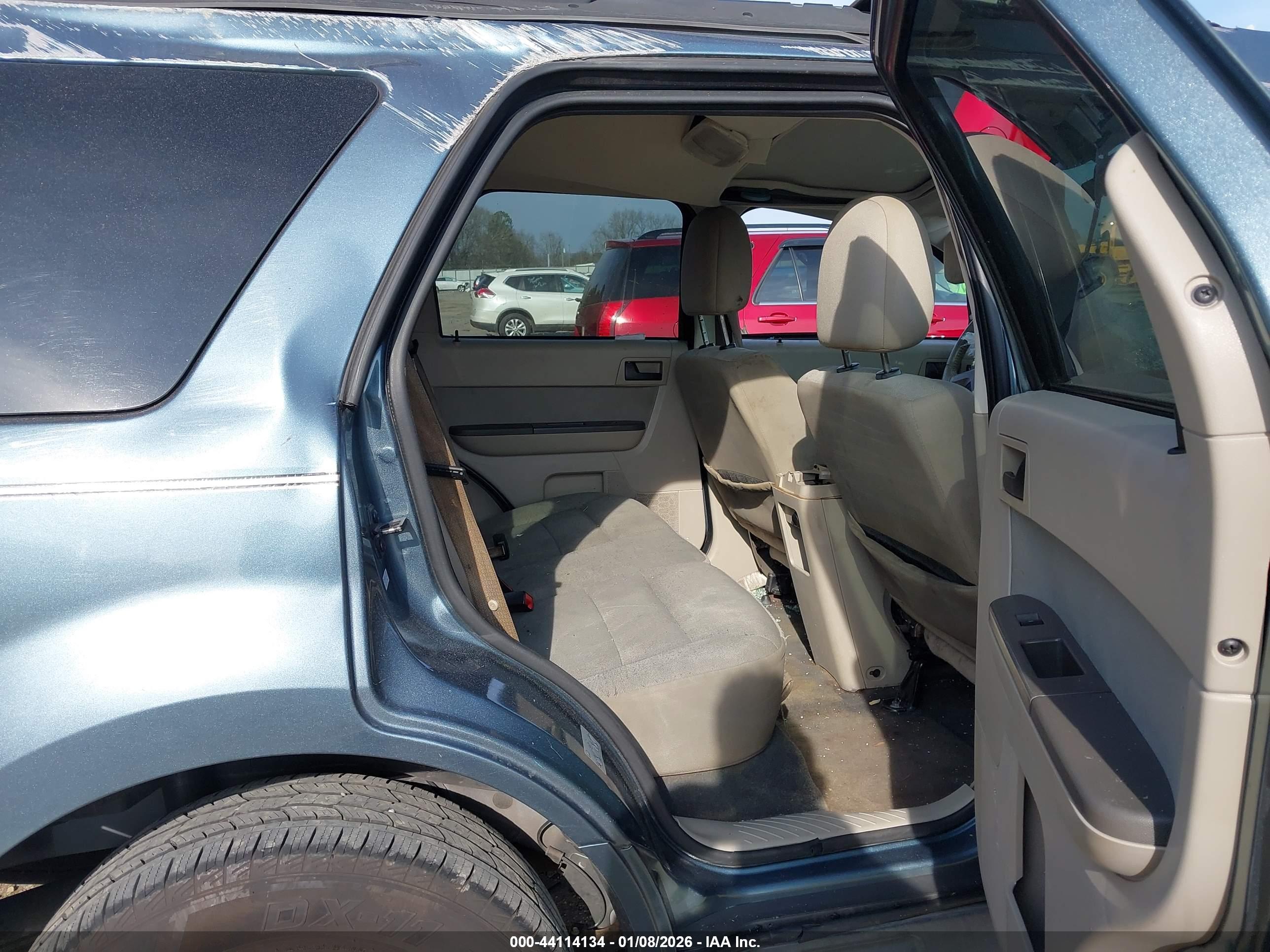 FORD ESCAPE image 8